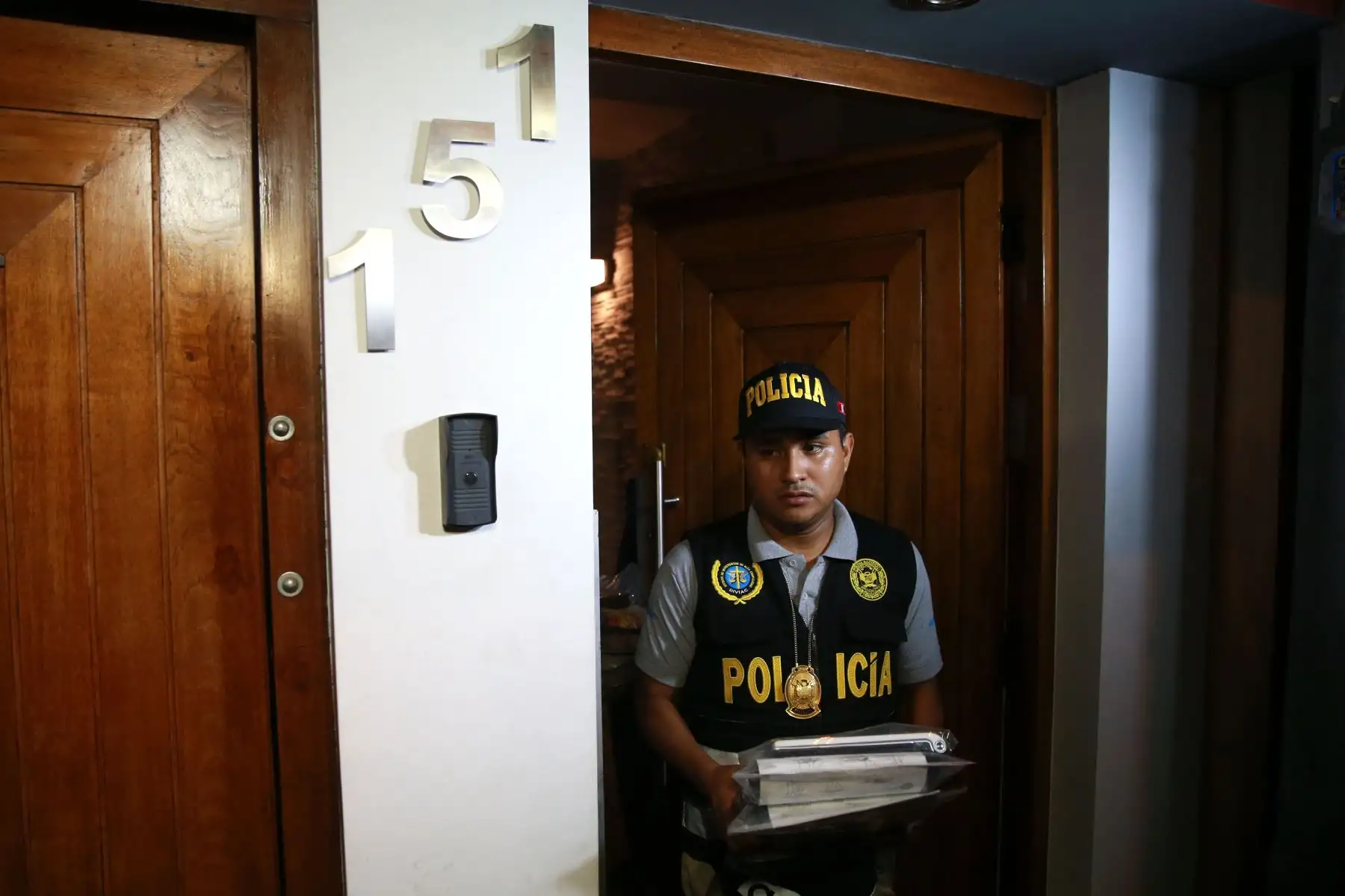 El Ministerio Público en coordinación con la  Policía Nacional, allanan la casa del Presidente de la Corte Superior de Justicia del Callao Walter Rios, en San Miguel por orden del fiscal adjunto supremo de control interno Jaime Velarde. Foto: ANDINA/Vidal Tarqui