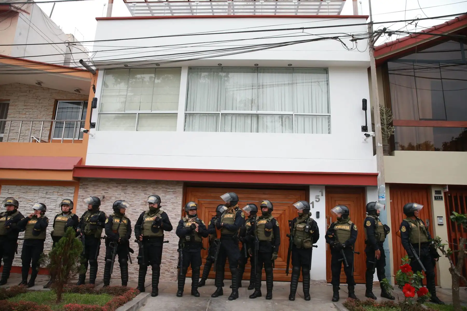 El Ministerio Público en coordinación con la  Policía Nacional, allanan la casa del Presidente de la Corte Superior de Justicia del Callao Walter Rios, en San Miguel por orden del fiscal adjunto supremo de control interno Jaime Velarde. Foto: ANDINA/Vidal Tarqui