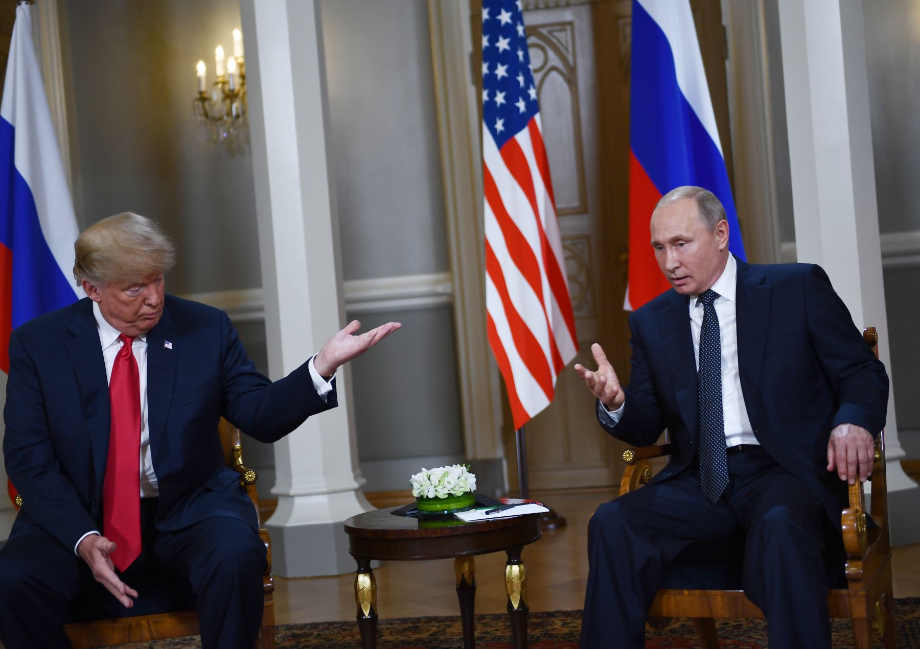 Los líderes de Estados Unidos y Rusia sostuvieron una histórica cumbre en Helsinki, con Donald Trump prometiendo una "relación extraordinaria" y Vladimir Putin diciendo que ya era hora de resolver las disputas en todo el mundo. Foto: AFP