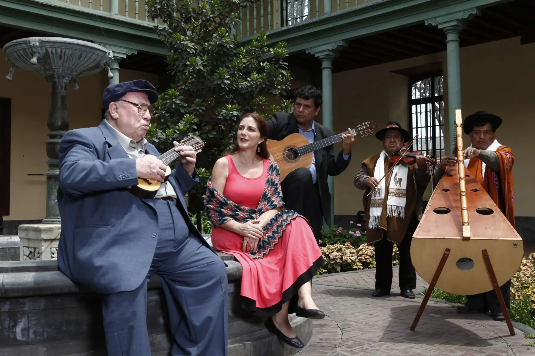 Jaime Guardia junto a Pepita Garcia Miró. Archivo