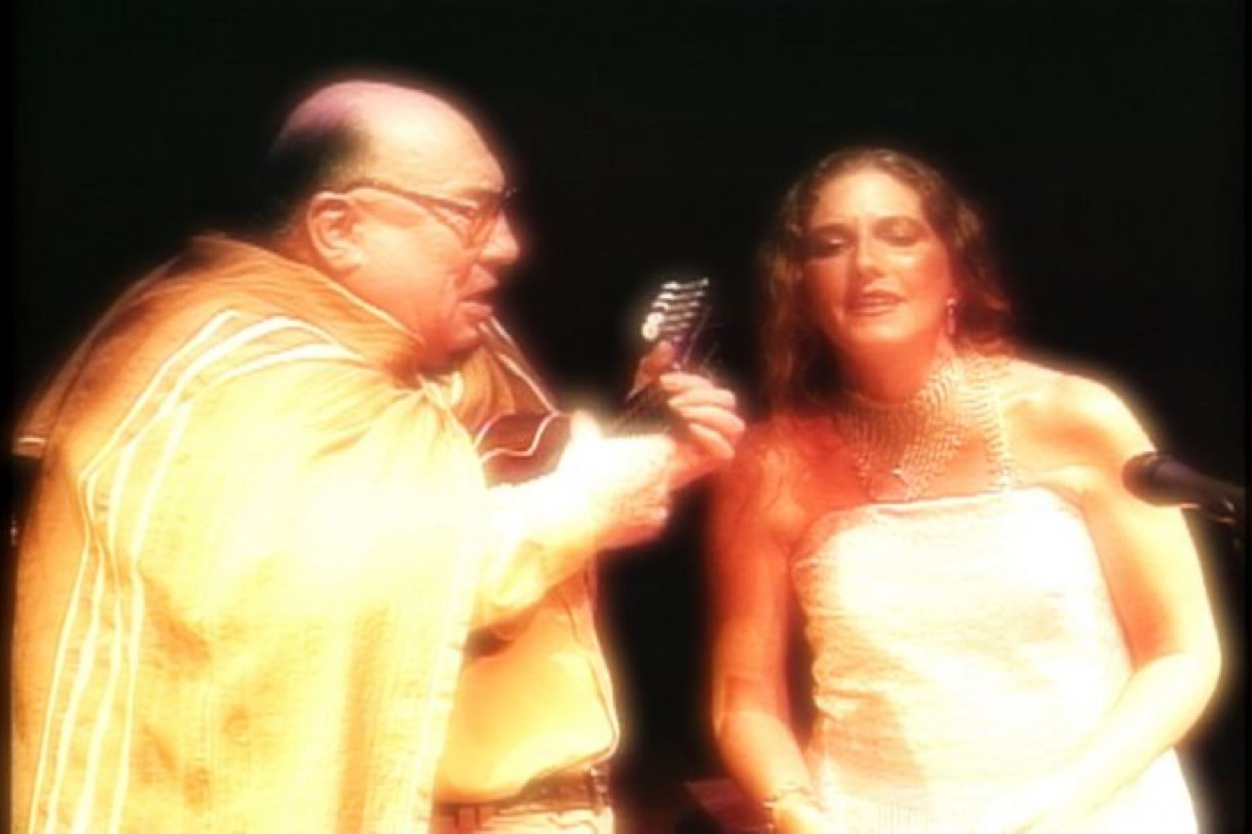 Jaime Guardia comparte escenario con Pepita Garcia Miro. Archivo