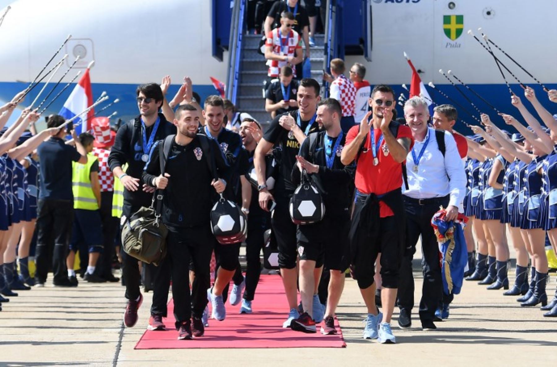 La selección de Croacia fue recibida con todos los honores a su llegada a Zagreb