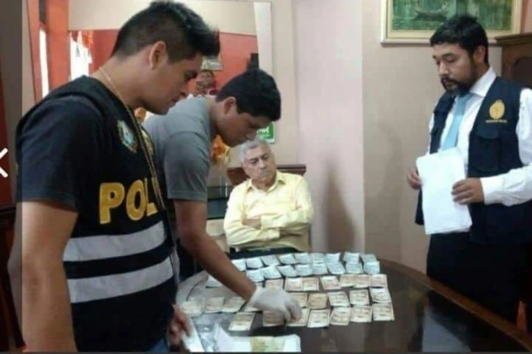 Corte Superior de Tumbes ordenó prisión preventiva para catedrático acusado de pedir dinero a sus alumnos a cambio de aprobarlos.