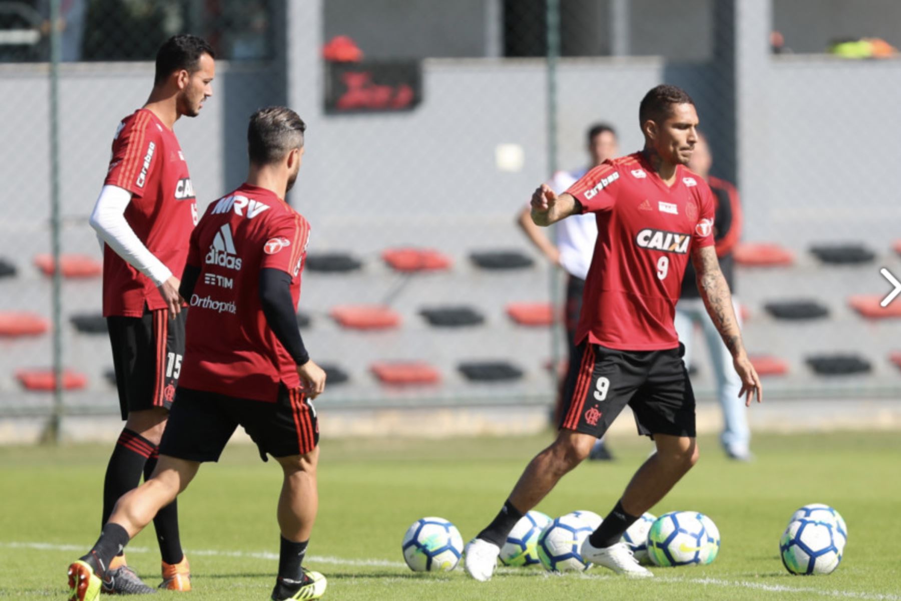 El delantero peruano Paolo Guerrero puede jugar para su club brasileño Flamengo, indicó el Tribunal Federal de Suiza al considerar que "el efecto suspensivo" del recurso interpuesto por el jugador contra su suspensión por un caso de dopaje aún es "válido".Foto: Flamengo