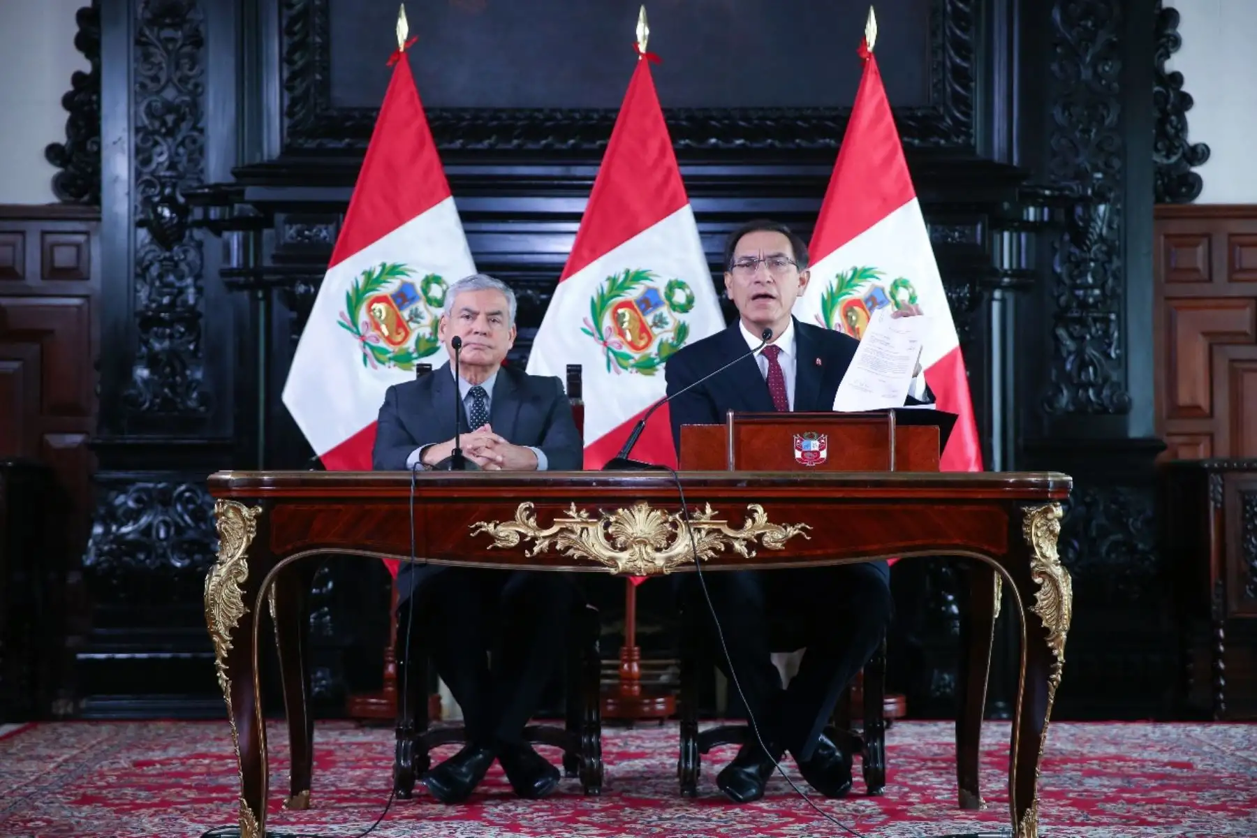 El presidente Martín Vizcarra convocó al Congreso a una legislatura extraordinaria para este viernes 20 de julio a las 16.00 horas, a fin de que el Pleno debata y adopte un acuerdo sobre la remoción de todos los miembros del Consejo Nacional de la Magistratura (CNM), en aplicación del artículo 157 de la Constitución. Foto: ANDINA/Prensa Presidencia
