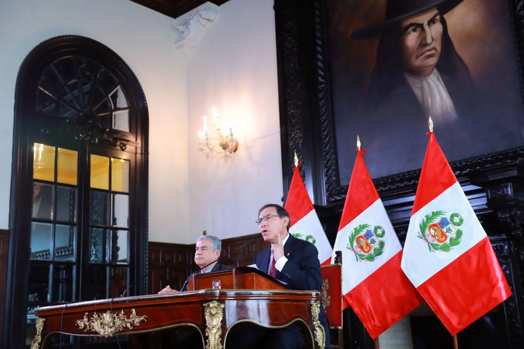 El presidente Martín Vizcarra convocó al Congreso a una legislatura extraordinaria para este viernes 20 de julio a las 16.00 horas, a fin de que el Pleno debata y adopte un acuerdo sobre la remoción de todos los miembros del Consejo Nacional de la Magistratura (CNM), en aplicación del artículo 157 de la Constitución. Foto: ANDINA/Prensa Presidencia