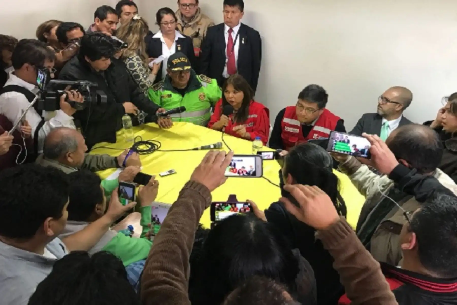 Ministra La Rosa: es estable salud de los escolares intoxicados en Cañete