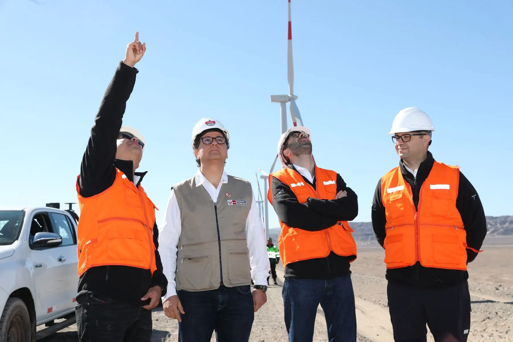 El ministro de Energía y Minas, Francisco Ísmodes, en representación del Presidente de la República y a nombre propio, inauguró hoy en Marcona (Ica) el parque eólico más grande del Perú, capaz de generar energía equivalente al consumo de 482,000 familias. Foto: ANDINA/MINEM