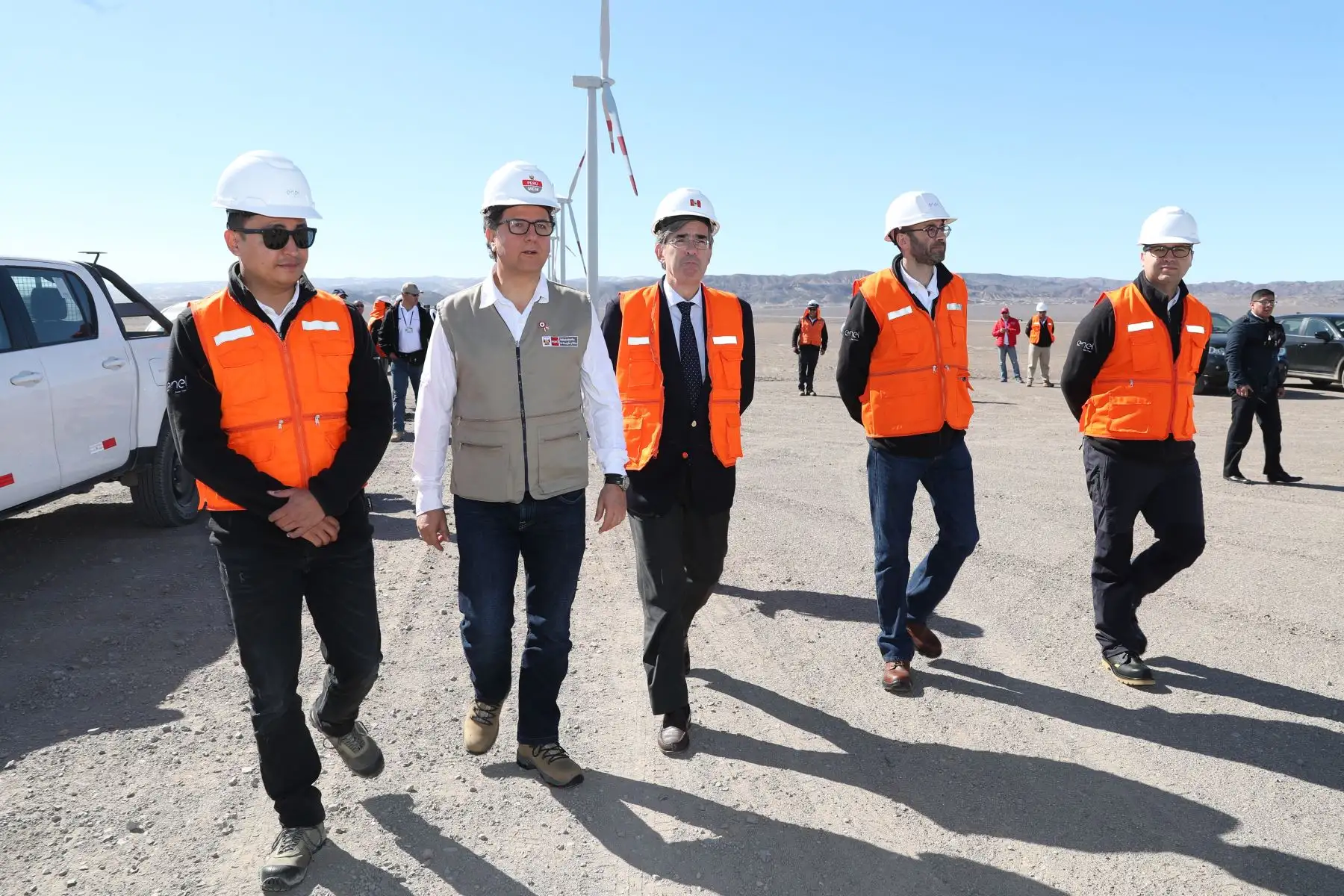 El ministro de Energía y Minas, Francisco Ísmodes, en representación del Presidente de la República y a nombre propio, inauguró hoy en Marcona (Ica) el parque eólico más grande del Perú, capaz de generar energía equivalente al consumo de 482,000 familias. Foto: ANDINA/MINEM