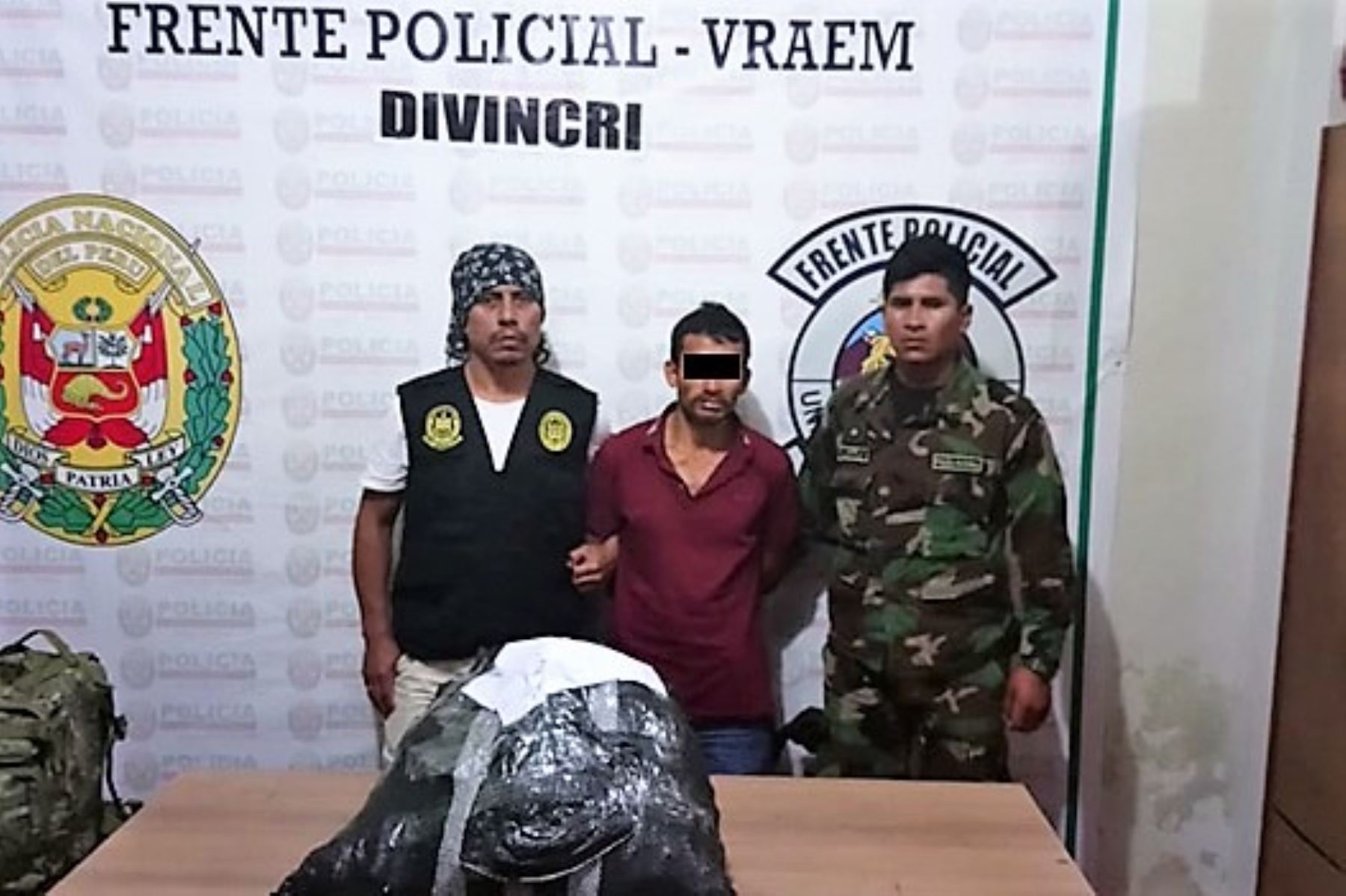 Policía incauta 21 kilos de cocaína y detiene a una persona tras operativo en el Vraem.