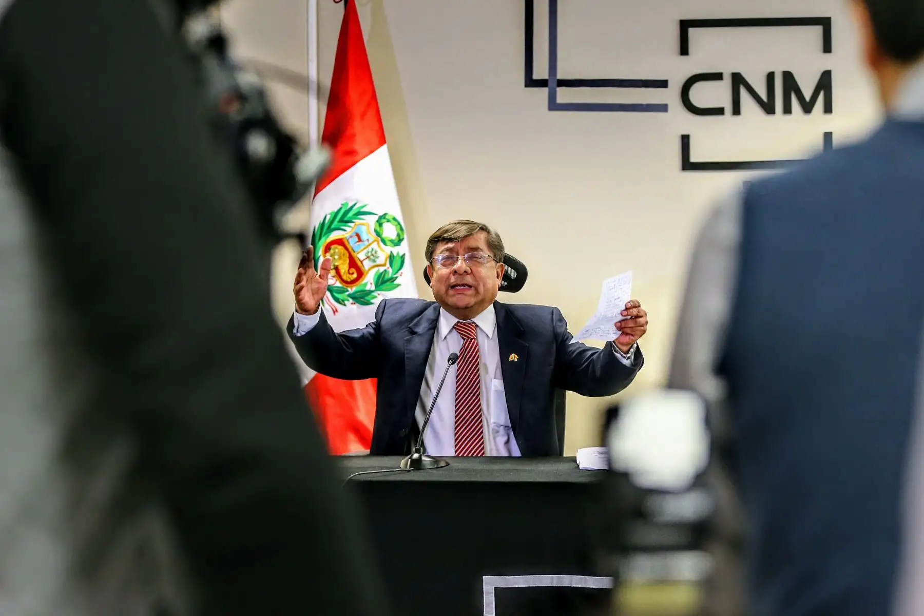 Presidente del CNM Orlando Velásquez, anuncia su dimisión en conferencia de prensa realizada en San Isidro. Foto: ANDINA/Luis Iparraguirre