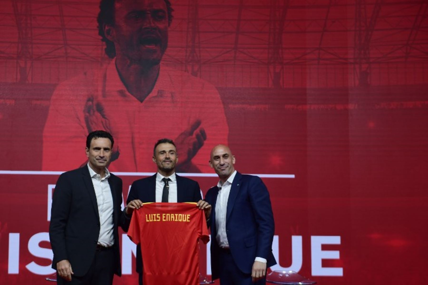 Luis Enrique promete evolucionar el juego de la selección de España