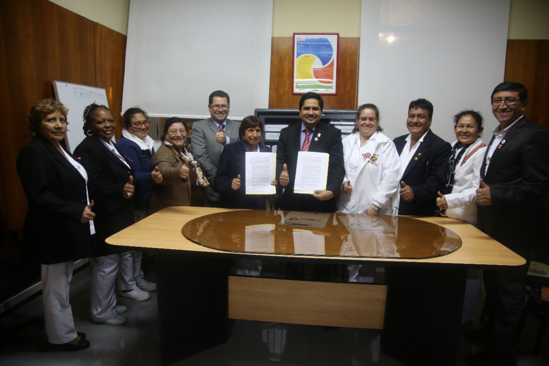 Gremio se comprometió a mantener la paz laboral en favor de la salud de los peruanos. Foto: Difusión