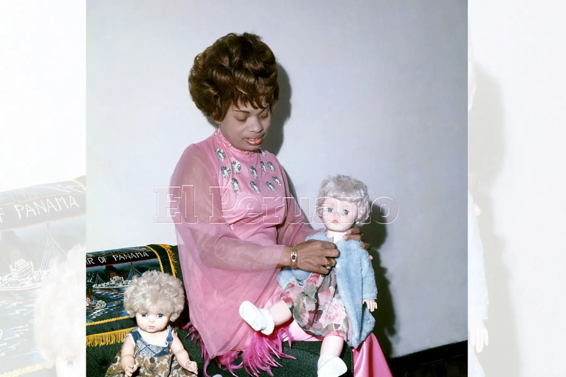 Lucha Reyes en una entrevista para La Crónica. (1972).  Foto: Archivo Histórico de El Peruano.