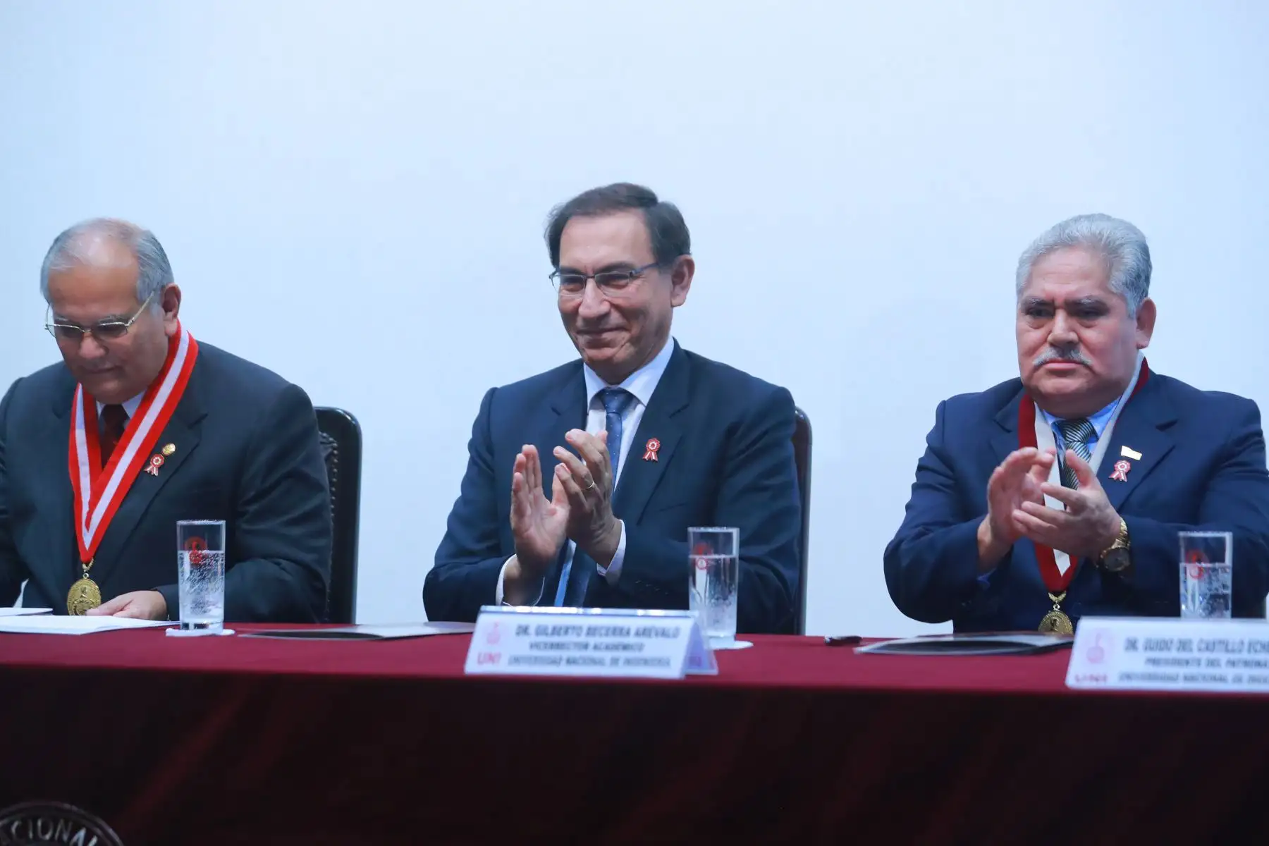Presidente Martín Vizcarra participa en la ceremonia por el 142° de la Universidad Nacional de Ingeniería y recibe la distinción honorífica "Antorcha de Habich". Foto: ANDINA/Prensa Presidencia
