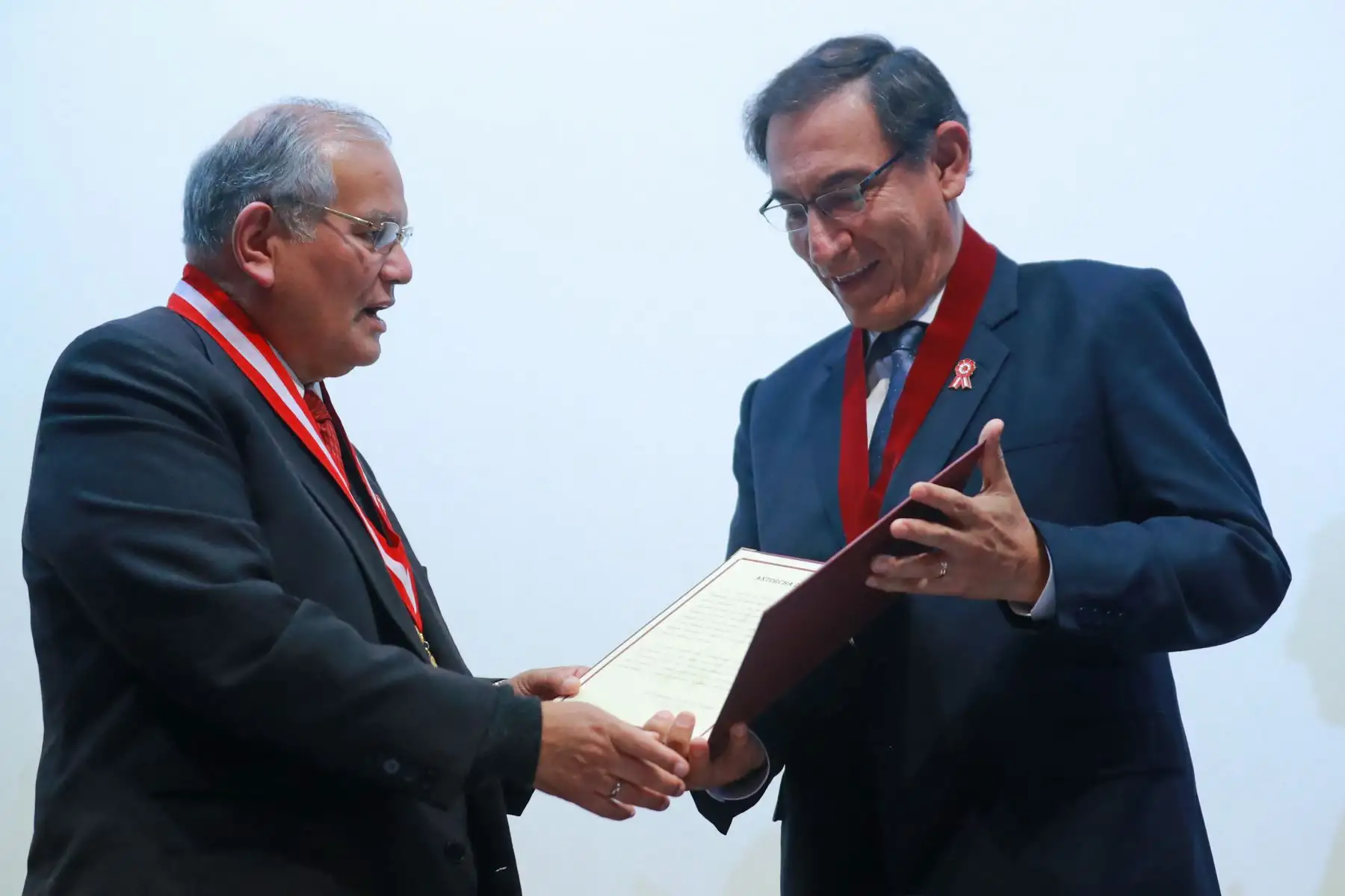 Presidente Martín Vizcarra participa en la ceremonia por el 142° de la Universidad Nacional de Ingeniería y recibe la distinción honorífica "Antorcha de Habich". Foto: ANDINA/Prensa Presidencia