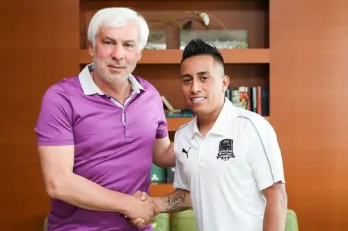 Cueva fue presentado en el FC Krasnodar de  de Rusia