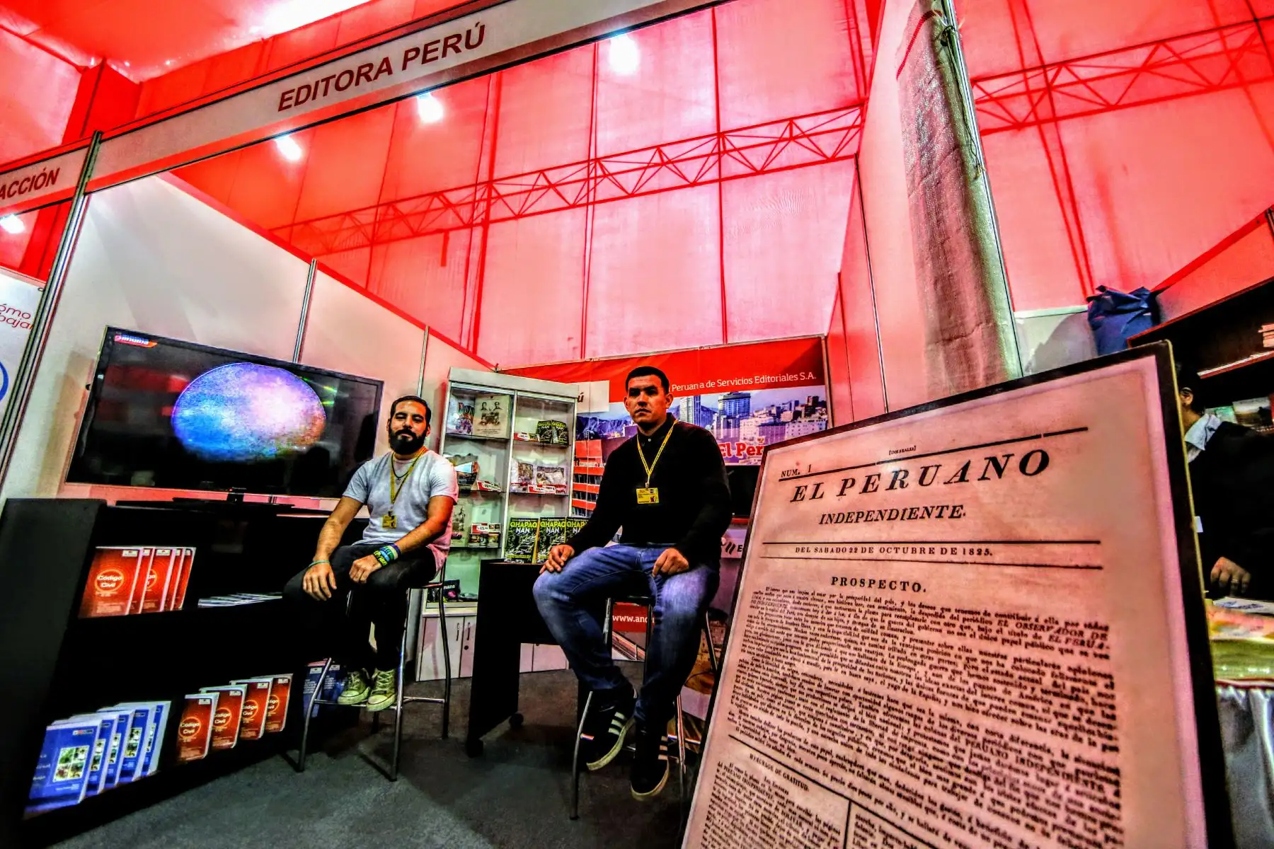 Feria Internacional del Libro abre sus puertas a centenares de lectores. Foto: ANDINA/Luis Iparraguirre