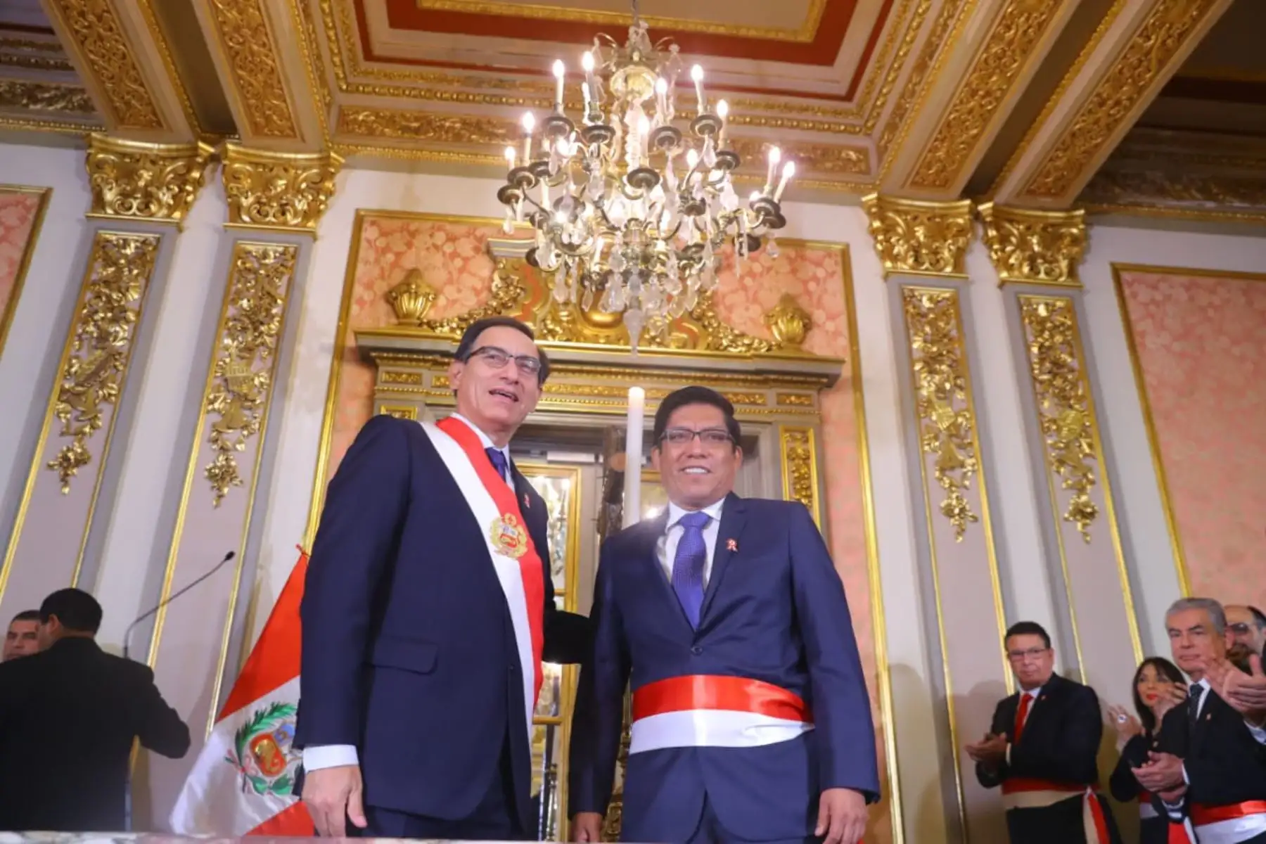 El presidente Martín Vizcarra tomó juramento a Vicente Zeballos Salinas como ministro de Justicia y Derechos Humanos, en Palacio de Gobierno. Foto: ANDINA/Prensa Presidencia