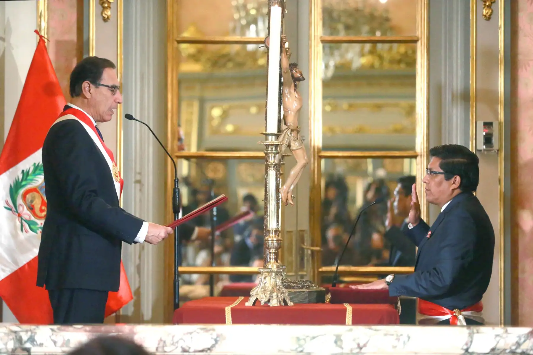 El presidente de la República Martín Vizcarra tomó juramento a Vicente Zeballos Salinas como ministro de Justicia y Derechos Humanos. Foto: ANDINA/Vidal Tarqui