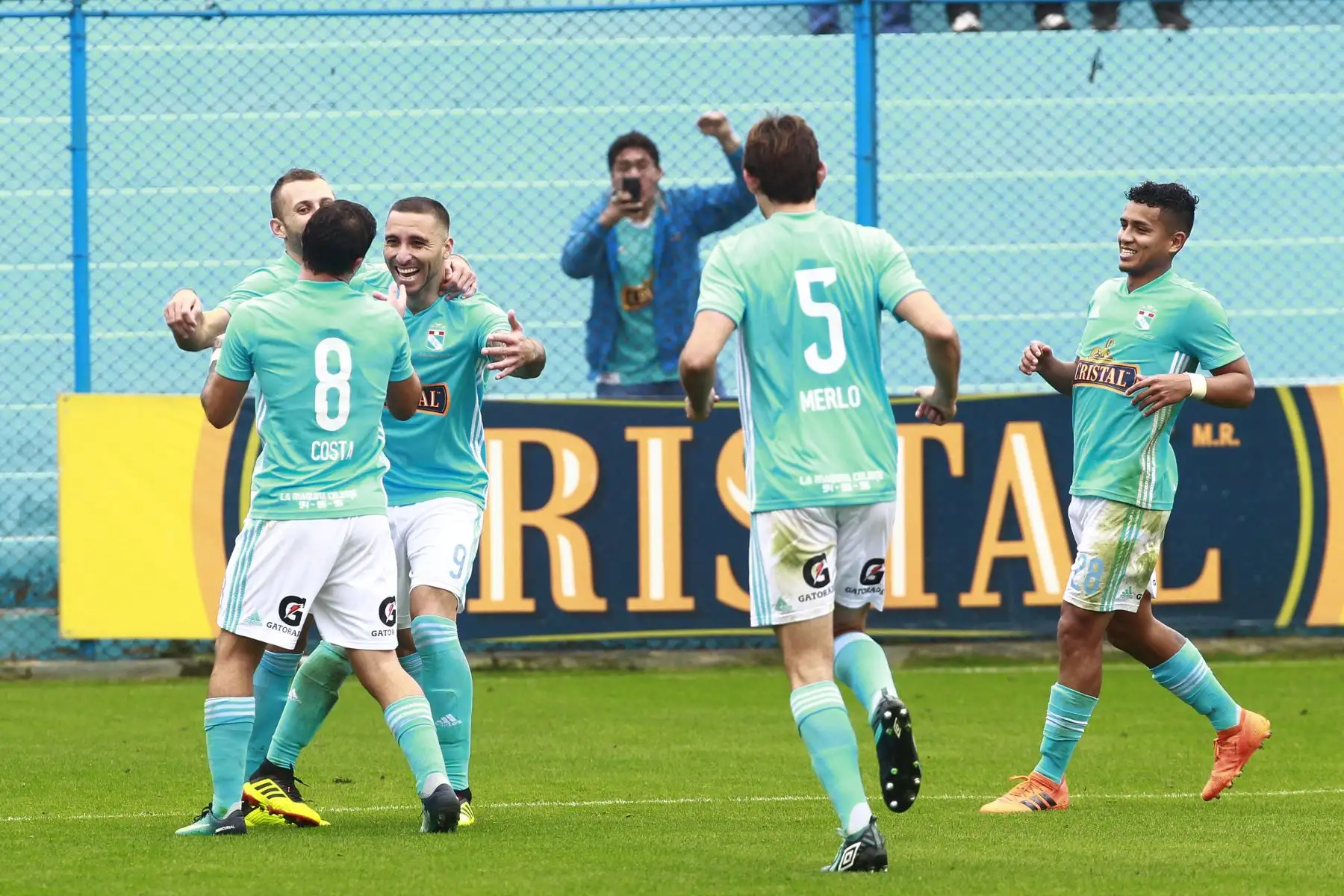 Sporting Cristal ganó 2 a 0 ante Melgar por el Torneo de Apertura de fútbol peruano . Foto - ANDINA/Eddy Ramos.