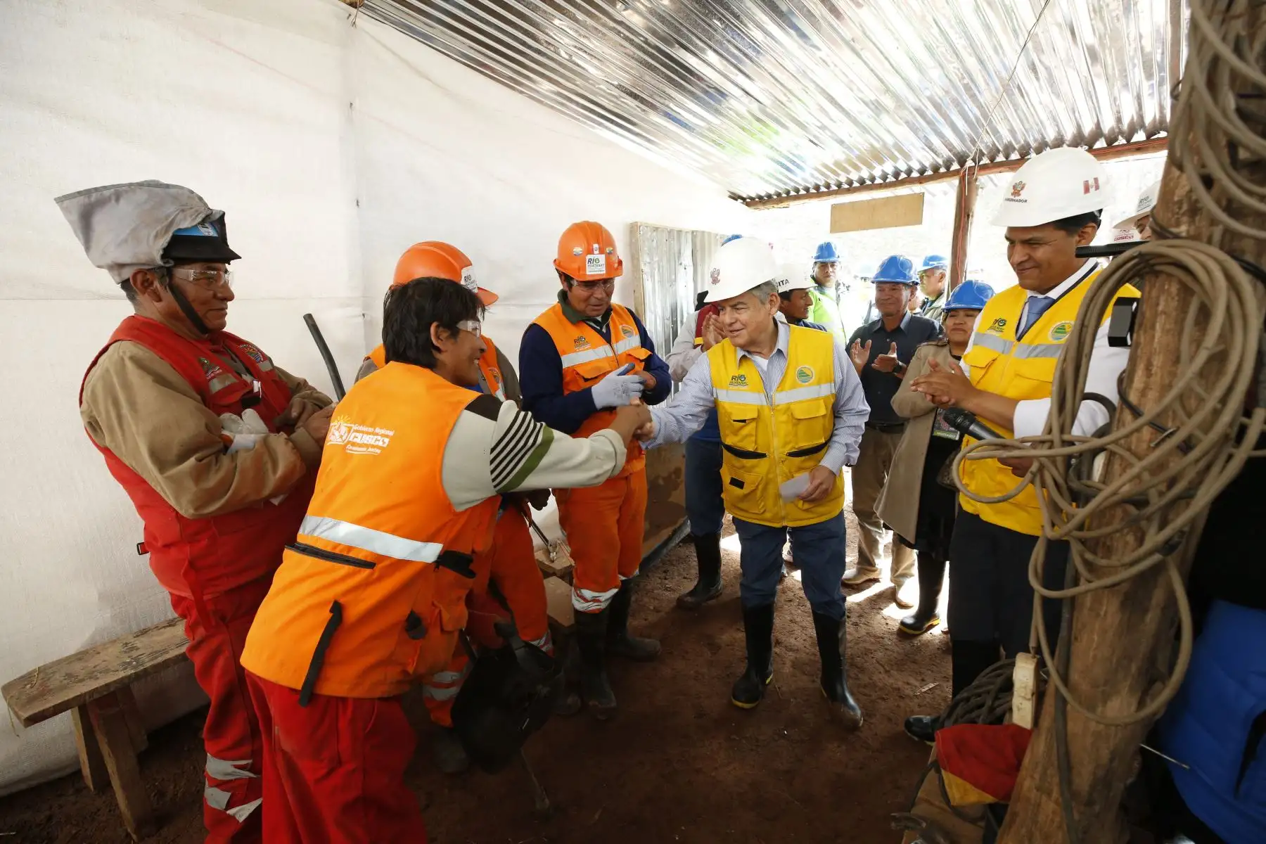 Presidente del Consejo de Ministros, César Villanueva, inspeccionó las obras de construcción y reparación de las defensas ribereñas del río Huatanay, en Cusco. Foto:ANDINA/ PCM