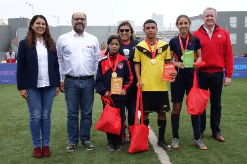 Ministro de Educación, Daniel Alfaro, clausura etapa macrorregional Lima de Juegos Deportivos Escolares.