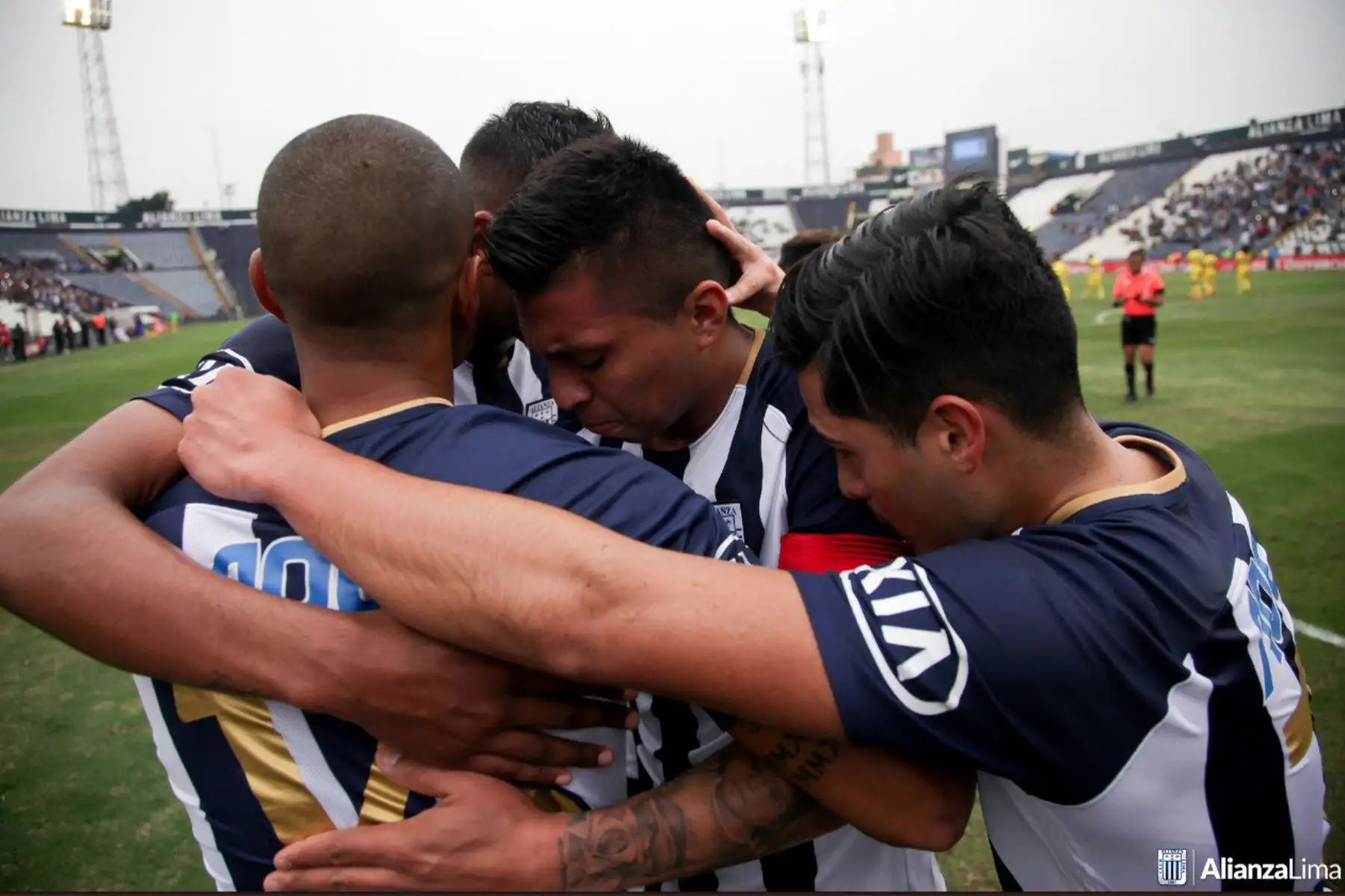 Alianza Lima goleó 5-1 a Comerciantes Unidos y sigue como líder del Apertura.Foto:ANDINA/twiter Alianza Lima