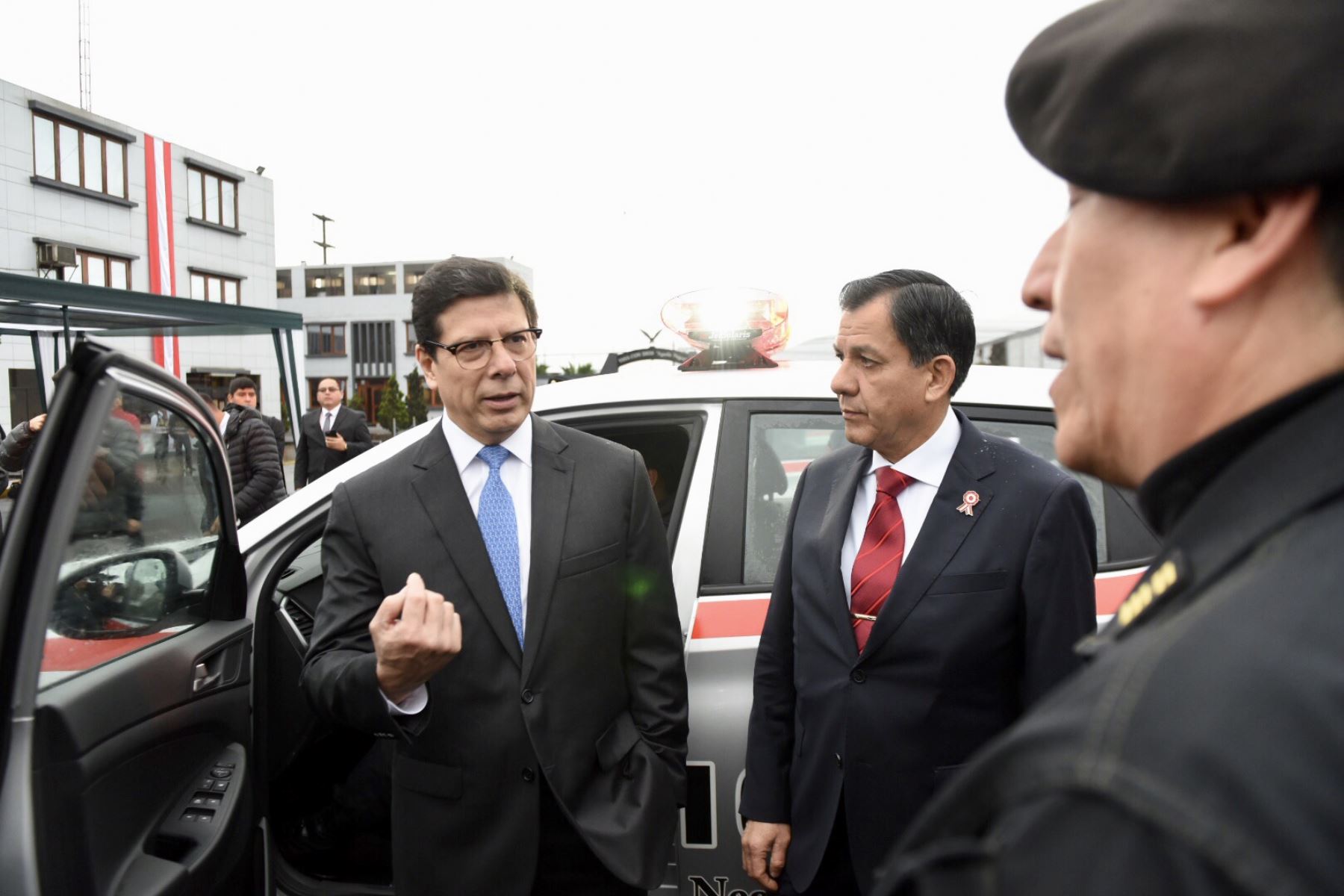 Ministro del Interior Mauro Medina participa en ceremonia de entrega de patrulleros al Departamento de Seguridad de Bancos Aguilas Negras de la Policía Peru por parte de asbanc peru. Foto: ANDINA/Mininter