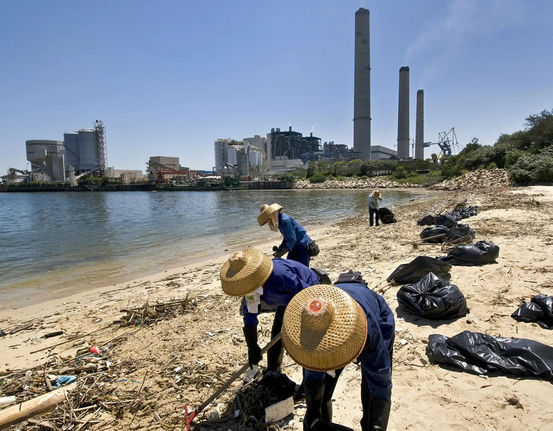 Hong Kong, también en China y con una población de 6 millones de habitantes, es la cuarta ciudad con mayor huella de carbono. AFP