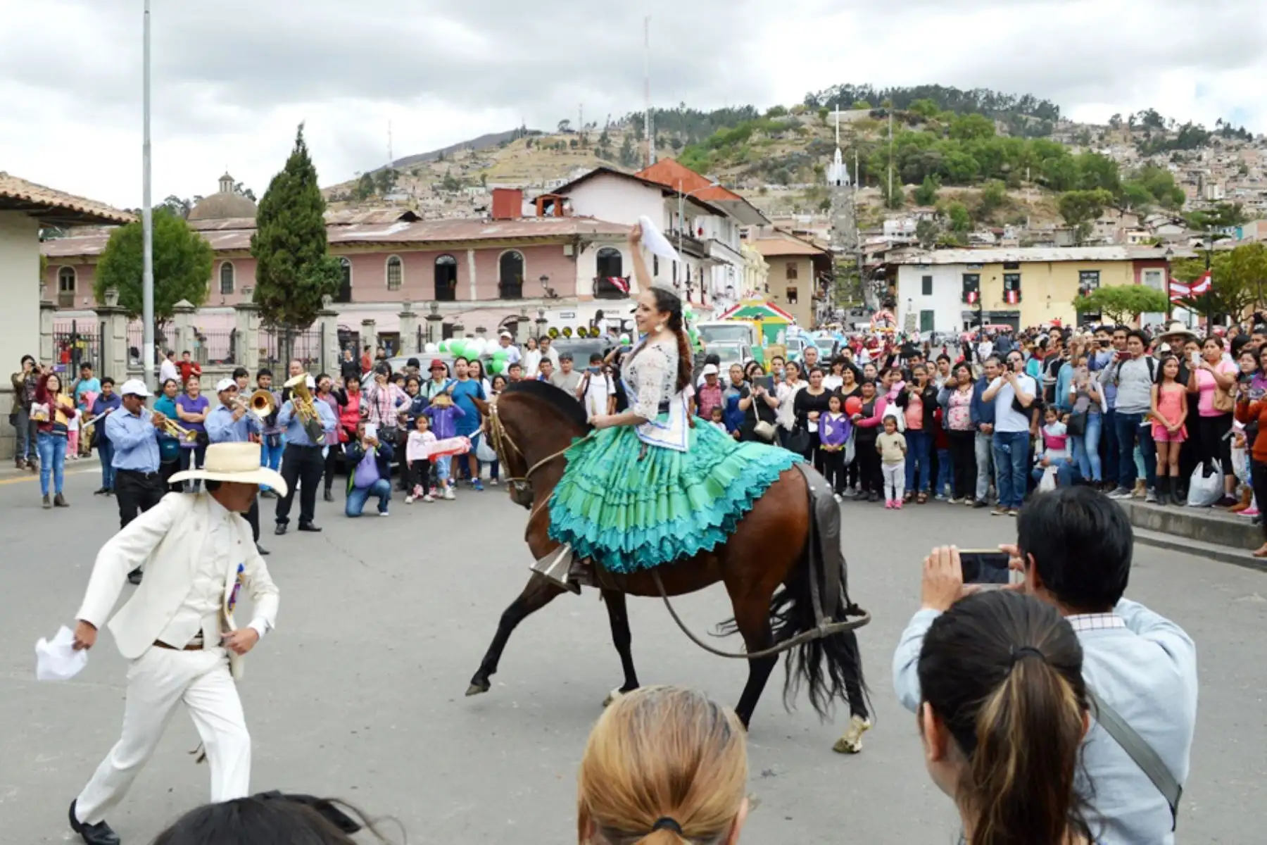 Con colorido pregón se inicia tradicional feria Fongal de Cajamarca