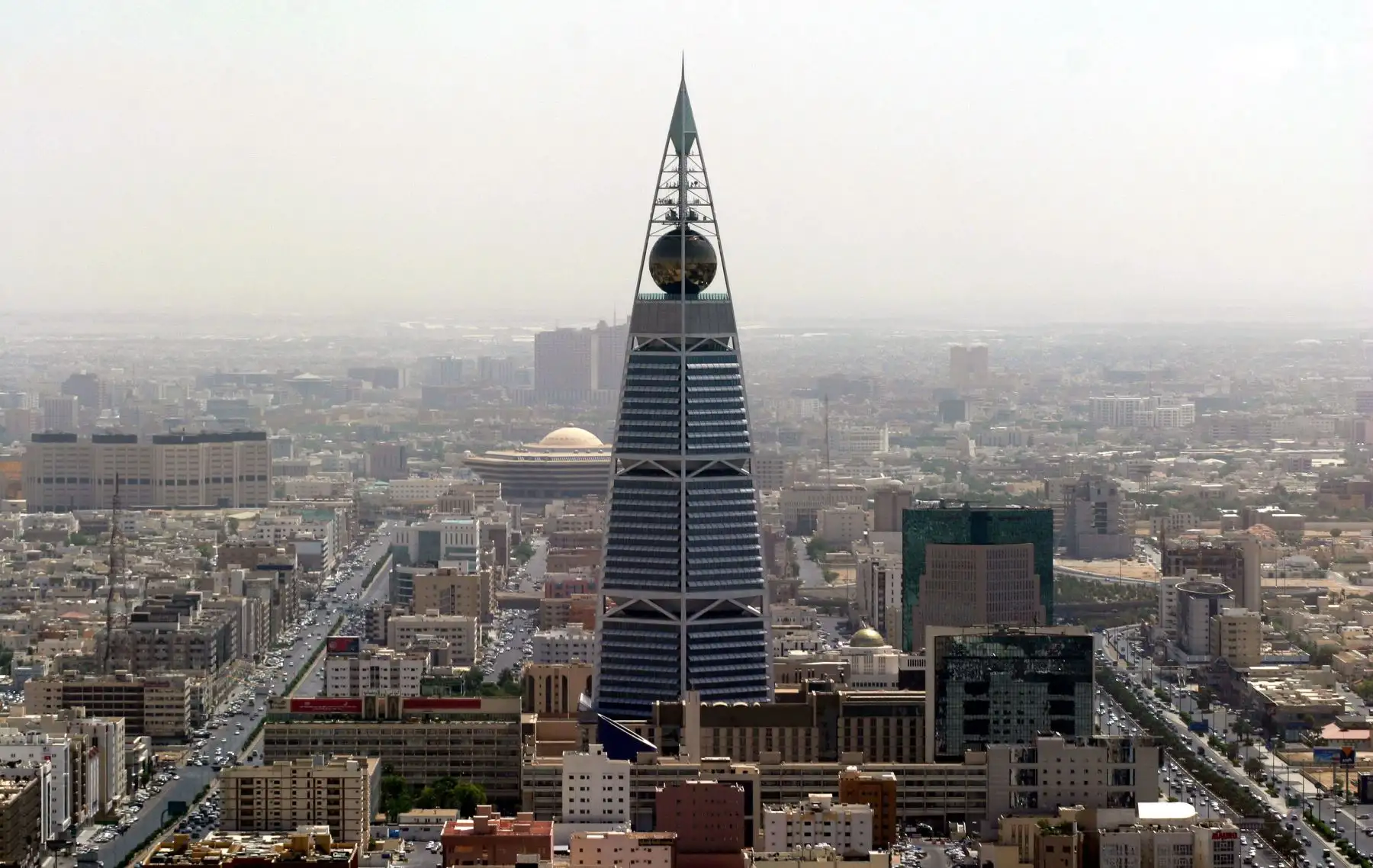 Riyadh (Riad), es la capital y la ciudad más grande de Arabia Saudita, con una población de cinco millones de habitantes, es la décima ciudad con mayor huella de carbono en el mundo. AFP