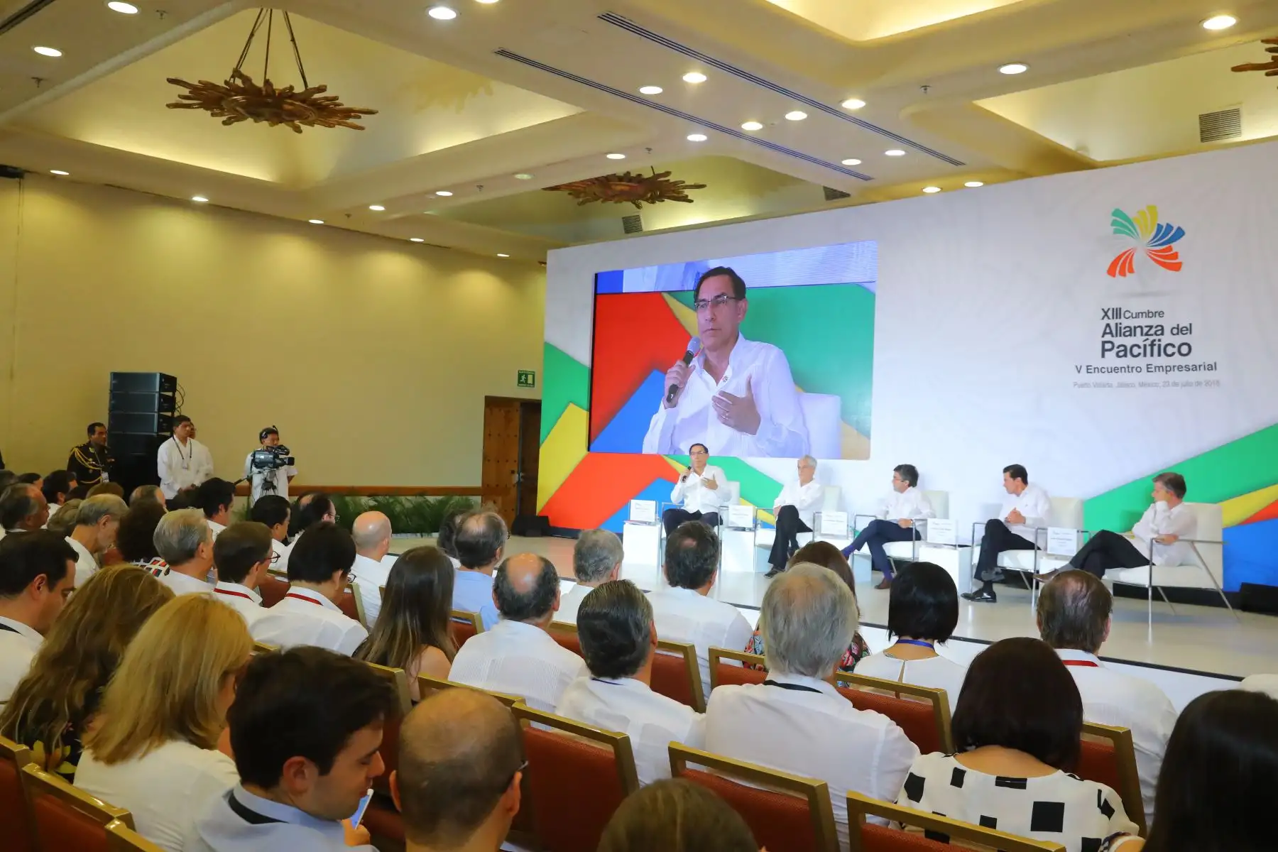 Presidente Martin Vizcarra, participa en la XIII Cumbre de la Alianza del Pacífico.