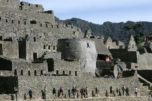 La ministra de Cultura, Leslie Urteaga, expresó hoy su confianza en que, tras la reapertura al turismo de Machu Picchu, la afluencia de visitantes alcanzará los niveles óptimos con un máximo de 4,044 personas por día, que es el aforo límite establecido para garantizar la integridad de la ciudadela inca, Patrimonio de la Humanidad y maravilla mundial.