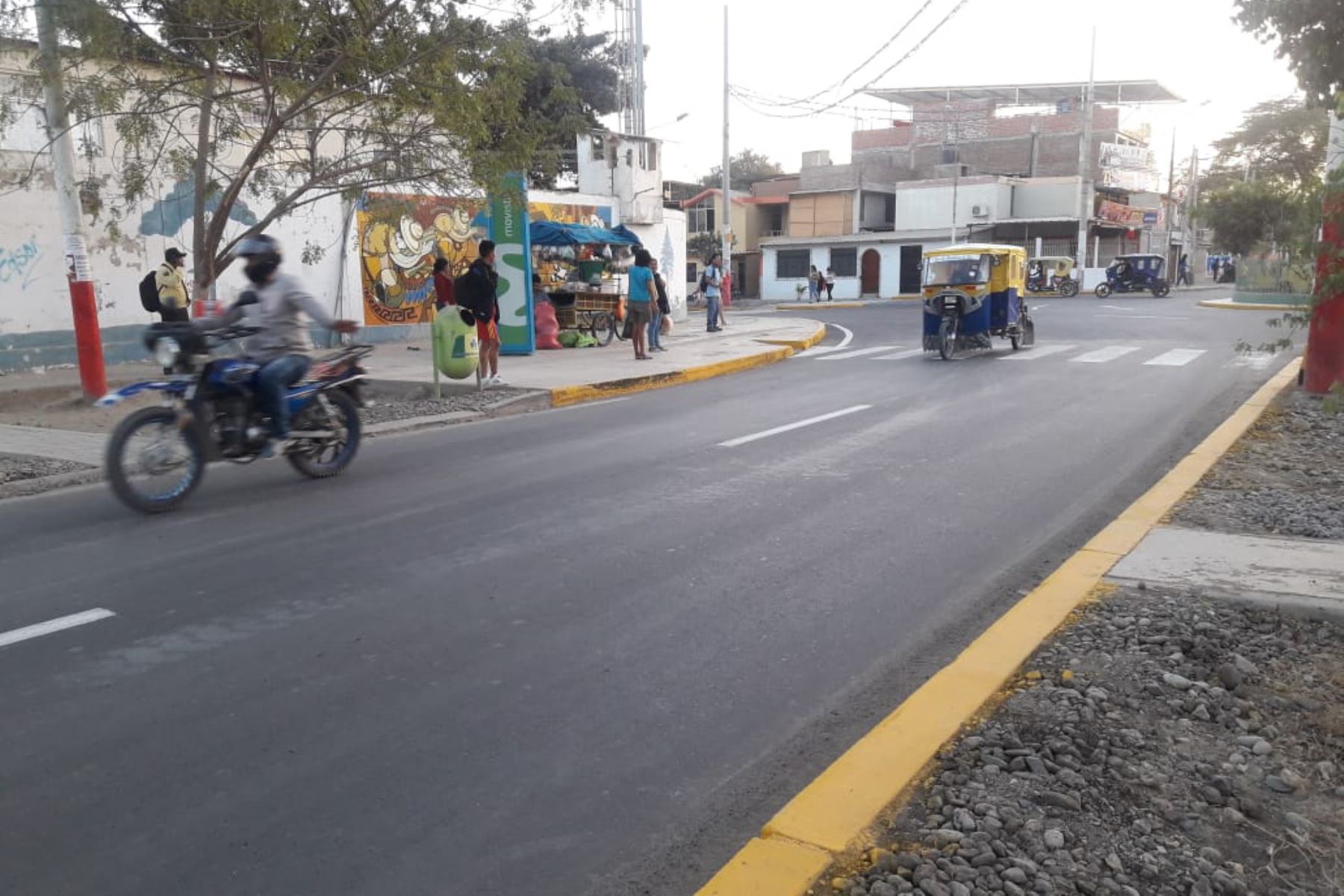 La avenida Guardia Civil, ubicada en el distrito de Castilla, ya se encuentra habilitada tras la reconstrucción de sus dos carriles de ida y vuelta, dañados por El Niño Costero, informó la Autoridad para la Reconstrucción con Cambios (ARCC).
