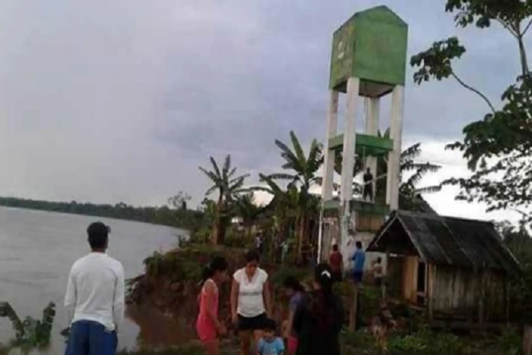 Loreto: coordinan reubicar a familias afectadas por erosión fluvial