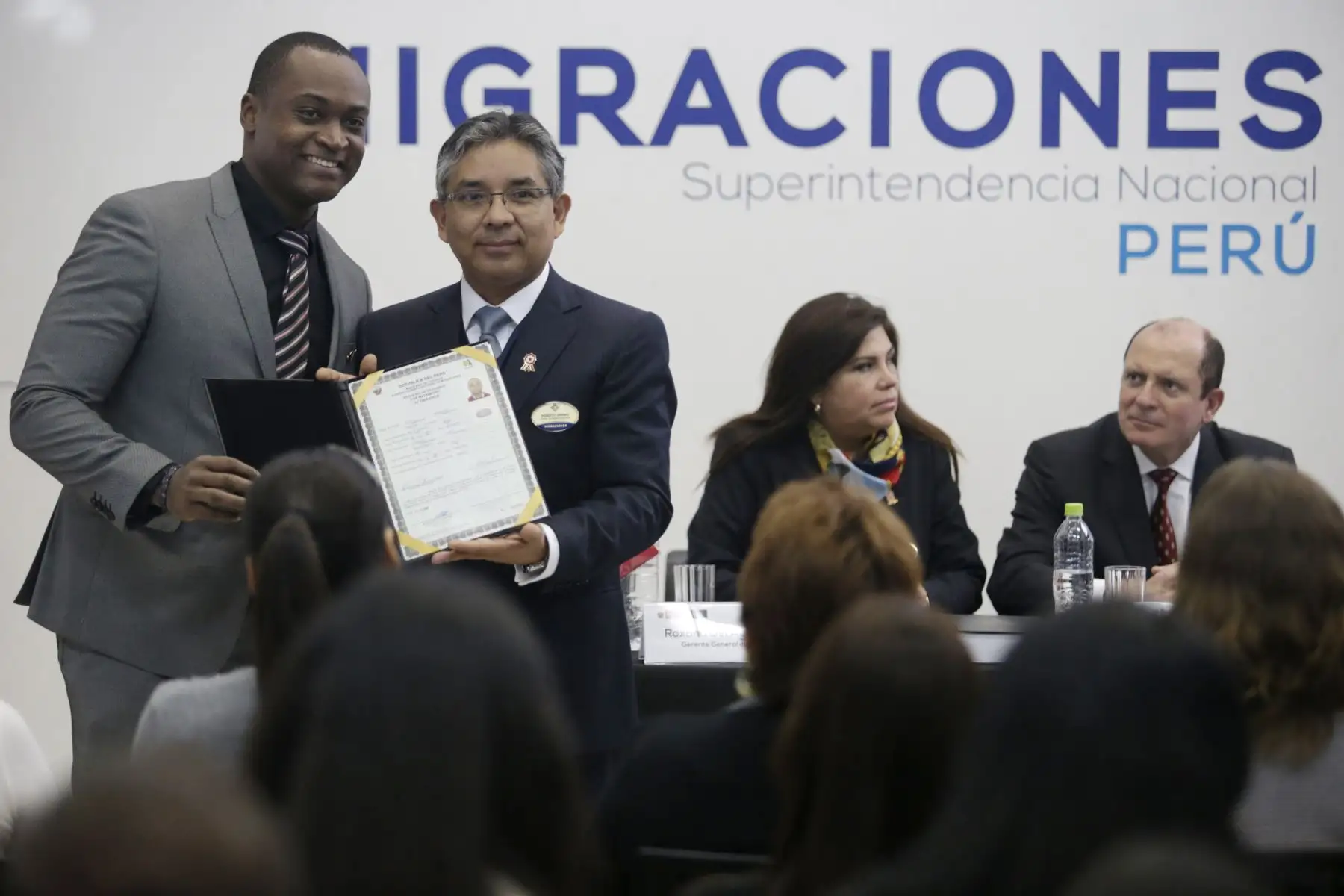 Cuarenta ciudadanos extranjeros obtuvieron la nacionalidad peruana en vísperas de Fiestas Patrias. Foto: ANDINA/Melina Mejía