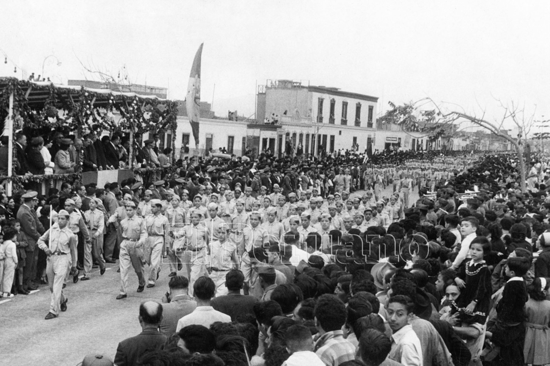 Callao, 27 julio 1957 / Gran desfile escolar por el aniversario de la Independencia del Perú.
 Foto:ANDINA/Archivo Histórico de El Peruano