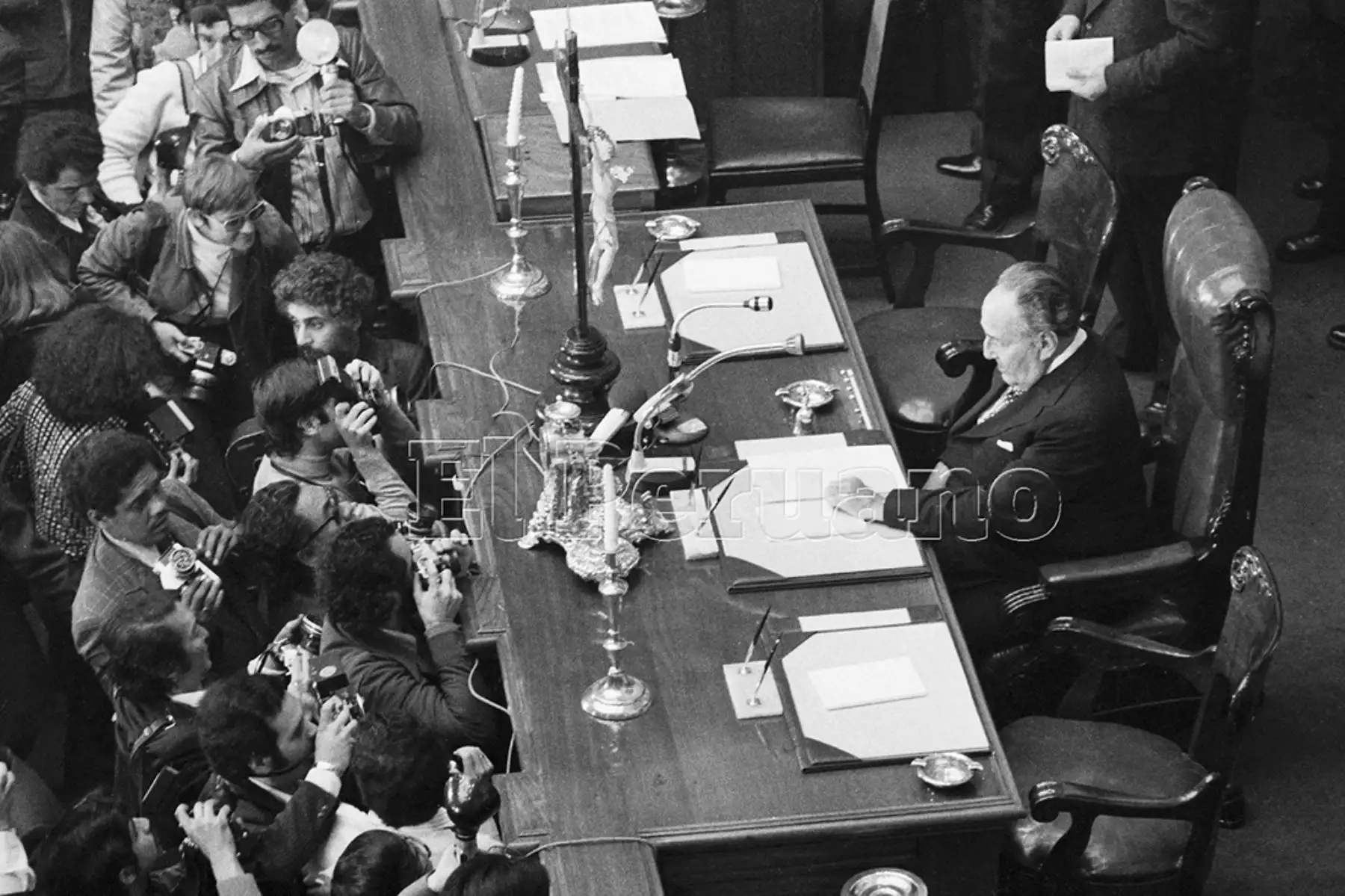 Lima - 18 julio 1978 / En su calidad de representante con la mayor votación prefenecial, el líder y fundador del Apra, Víctor Raúl Haya de la Torre, preside la Junta Preparatoria de la Asamblea Constituyente.  Foto: Archivo Histórico de El Peruano.