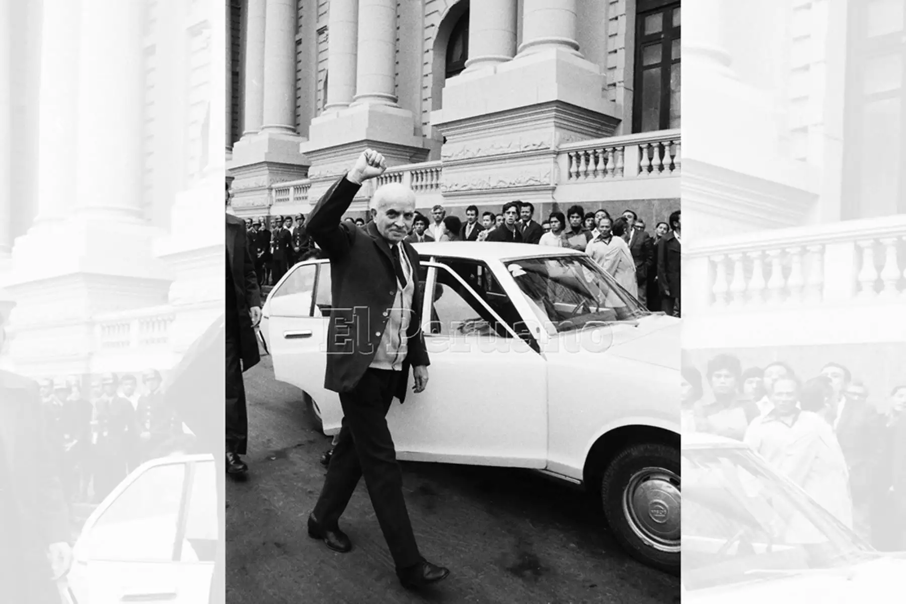 Lima - 18 julio 1978 / Jorge del Prado Chávez, líder del Partido Comunista Peruano,  llega al sede del Congreso para la instalación de la Junta Preparatoria de la Asamblea Constituyente.  Foto: Archivo Histórico de El Peruano.