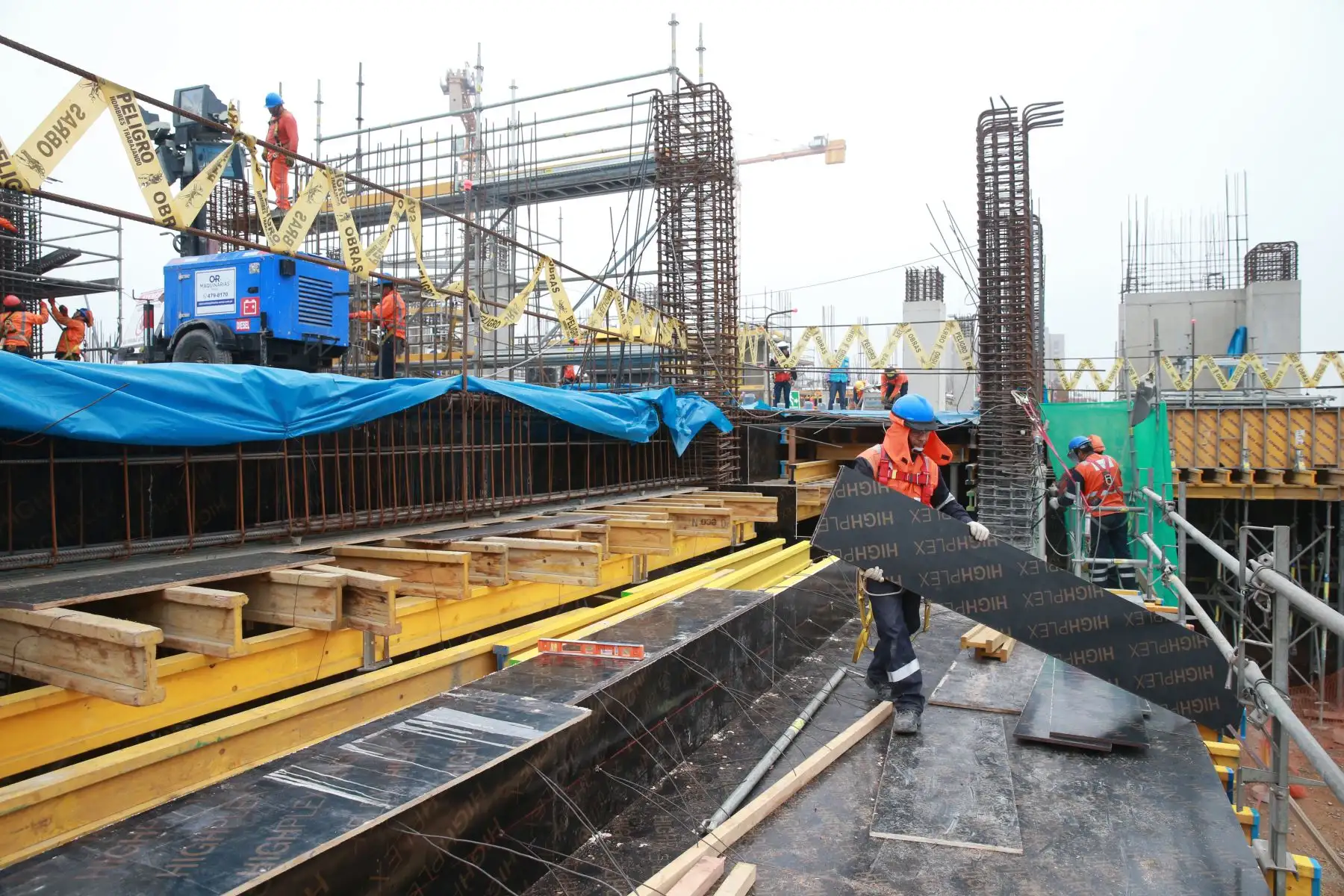 En la Videna también se construye un centro para el atletismo de alto rendimiento, con dos pistas, una de competencia, de 8 carriles, y, a 30 metros, otra de calentamiento.Foto: ANDINA/Vidal Tarqui