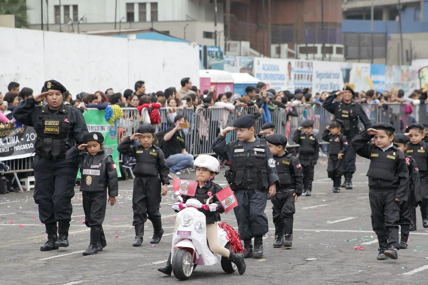 Desfile de colegios policiales 2018.Foto:ANDINA/Héctor Vinces.