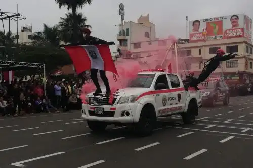 Así se desarrolló el desfile cívico militar en Chimbote