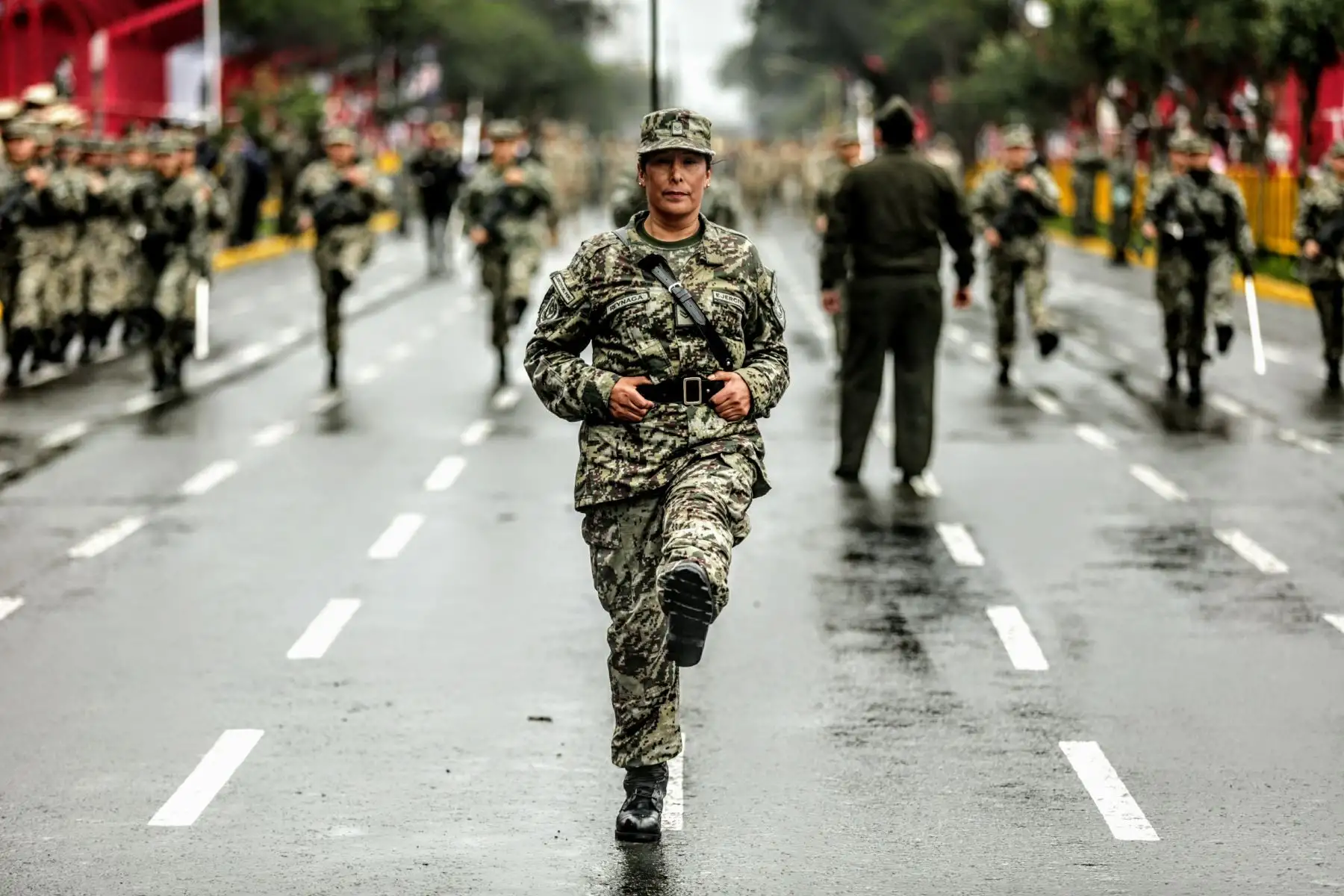 Práctica del Desfile Militar en la avenida Brasil, que se realizará el 29 de julio.  Foto: ANDINA/Luis Iparraguirre