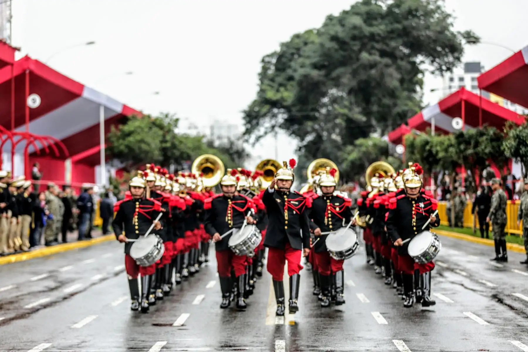 Práctica del Desfile Militar en la avenida Brasil, que se realizará el 29 de julio.  Foto: ANDINA/Luis Iparraguirre