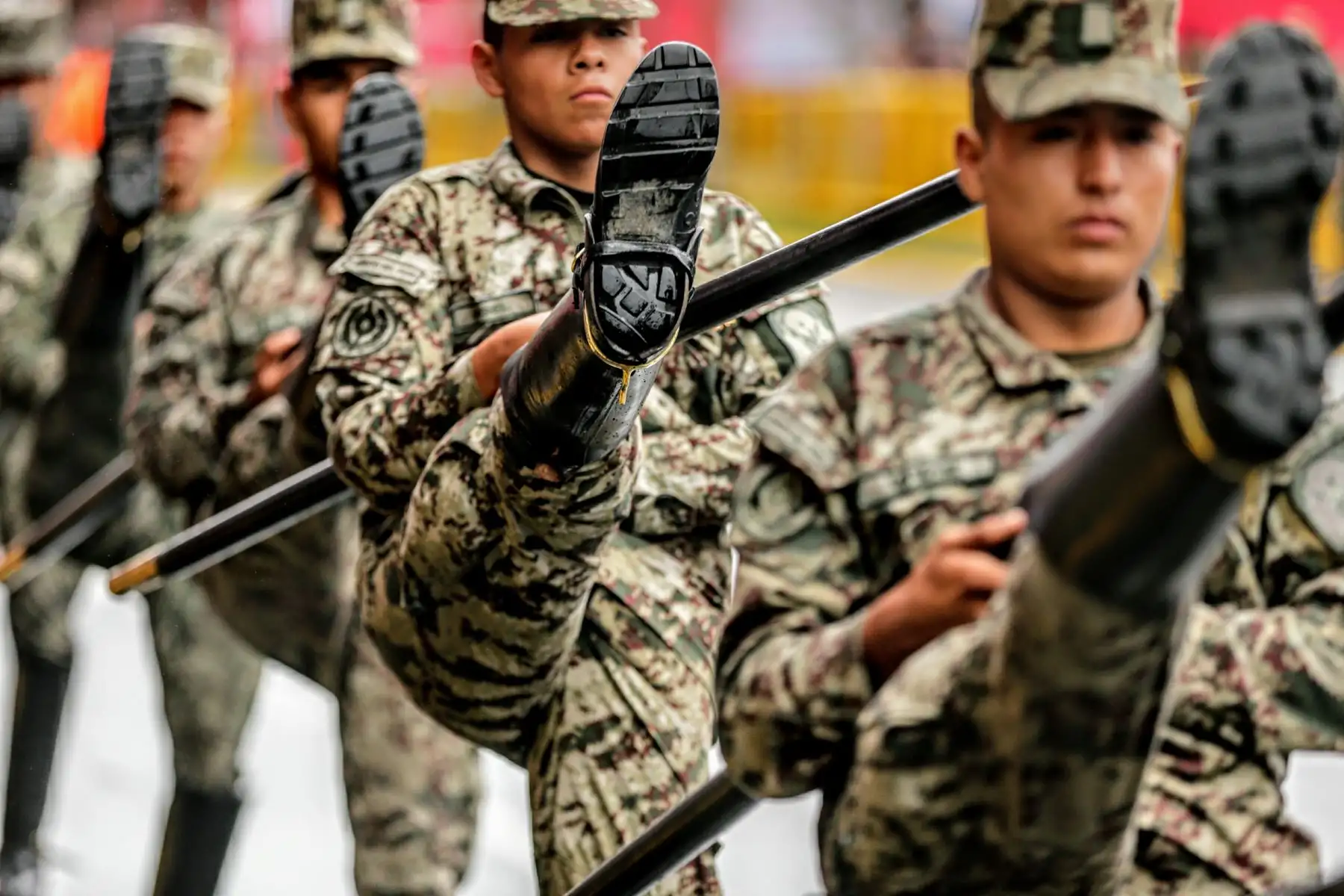 Práctica del Desfile Militar en la avenida Brasil, que se realizará el 29 de julio.  Foto: ANDINA/Luis Iparraguirre