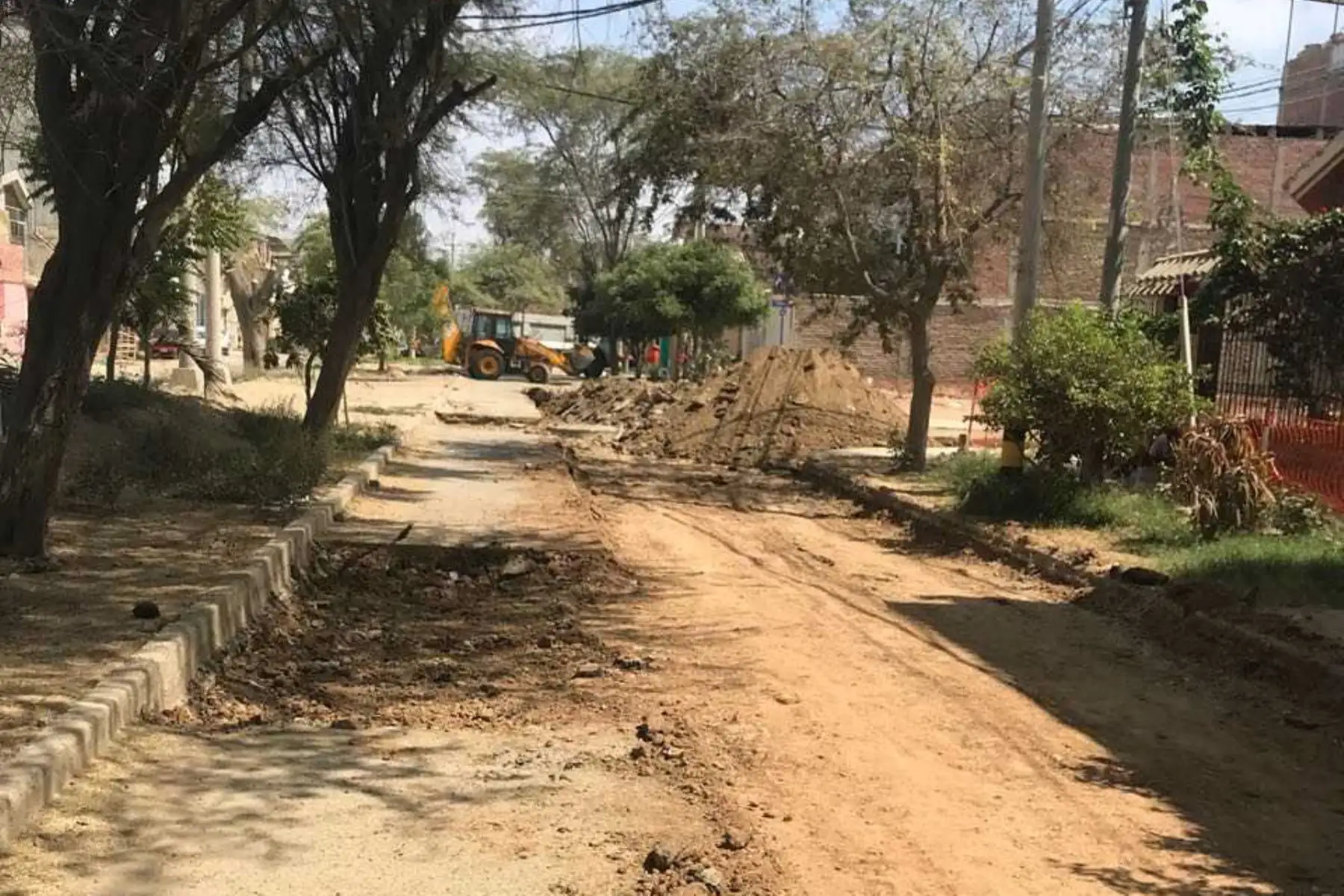 Las vías del distrito de Cabana, en la provincia de Pallasca, y de la provincia de Sihuas, en la región Áncash, serán renovadas próximamente gracias a la transferencia de 11 millones de soles que realizó el Ejecutivo tras las gestiones de la Autoridad para la Reconstrucción con Cambios.