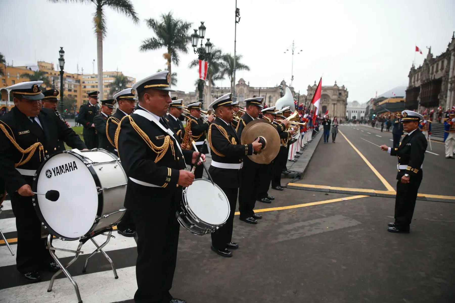 Preparativos en plaza Mayor de Lima. Foto: ANDINA/Vidal Tarqui
