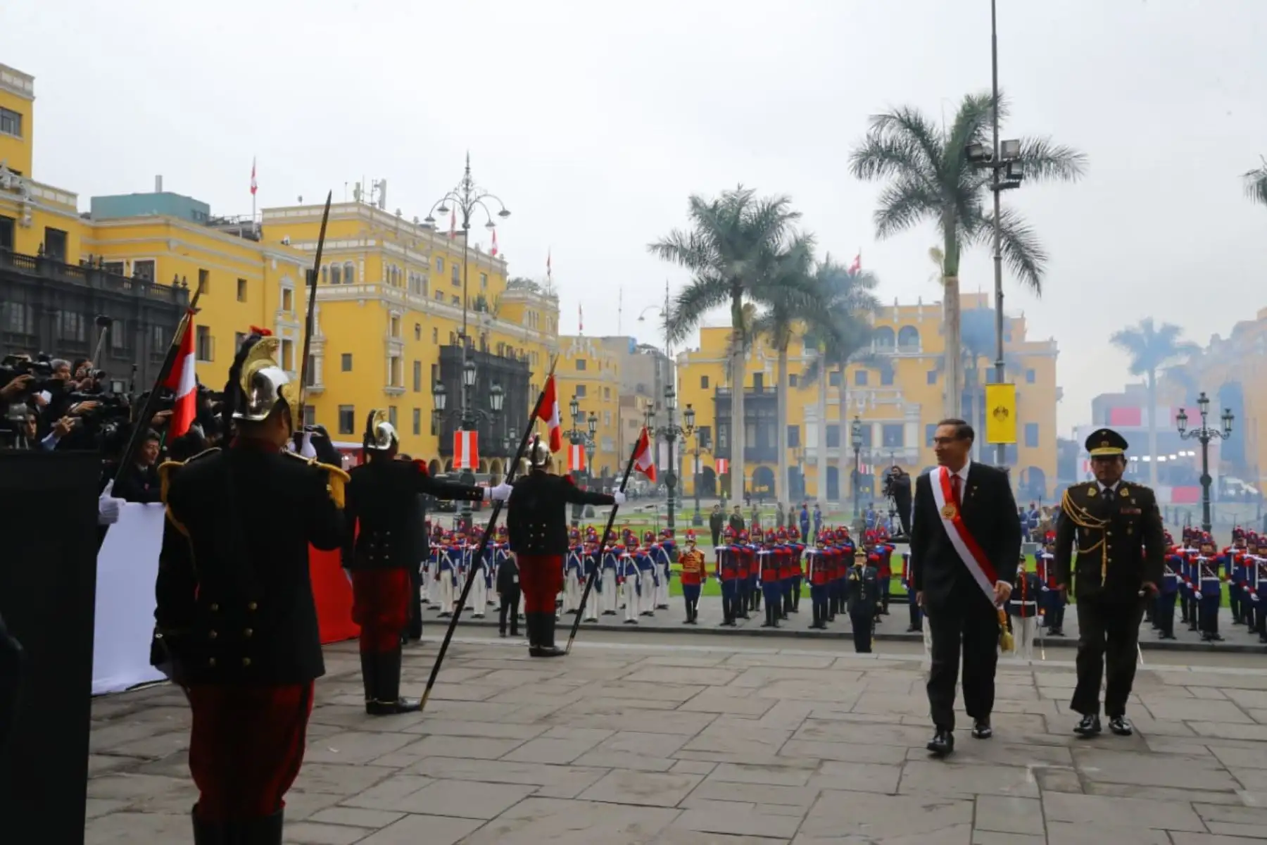 El Presidente de la República, Martín Vizcarra Cornejo, participa en la misa solemne y tedeum por Fiestas Patrias que se realiza en la Catedral de Lima.  Foto: ANDINA/Prensa Presidencia.