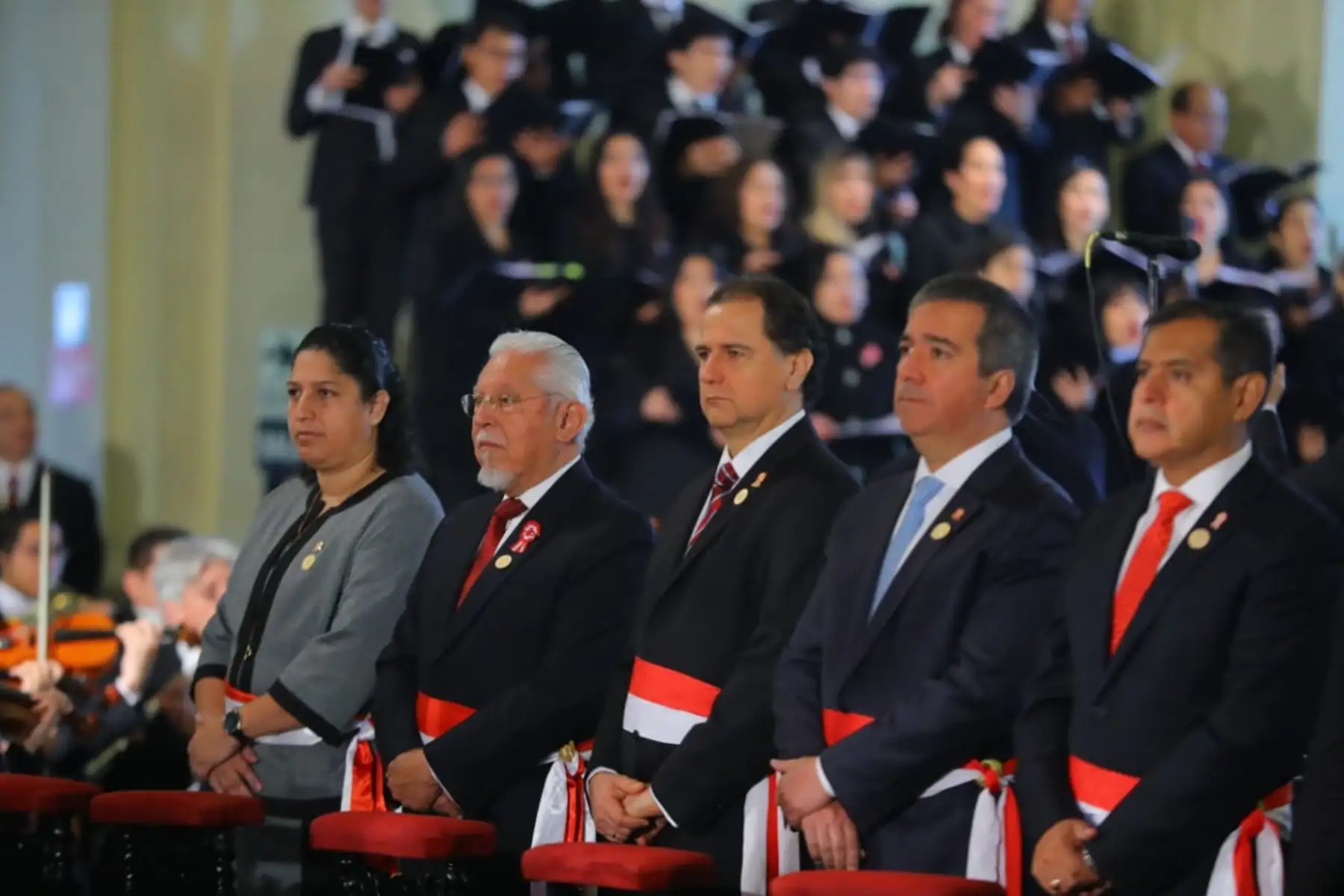 El Presidente de la República, Martín Vizcarra Cornejo, participa en la misa solemne y tedeum por Fiestas Patrias que se realiza en la Catedral de Lima.  Foto: ANDINA/Prensa Presidencia.